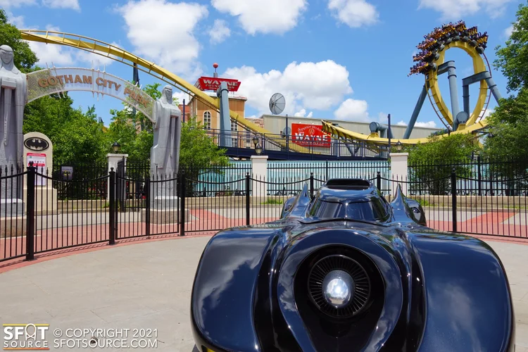 Batman: The Ride Roller Coaster | Six Flags Over Texas