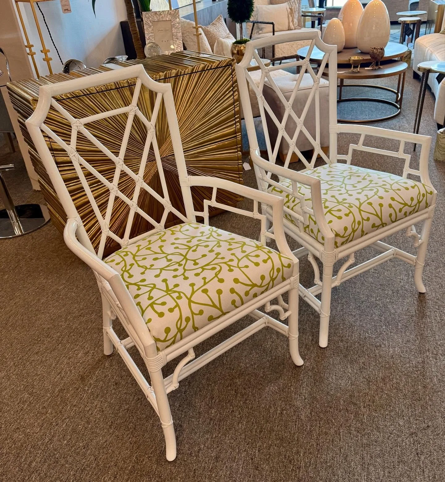 White Chippendale chairs dressed in green + white Sunbrella 🌿☀️ Palm Beach chic at its best! #DecoratorStyle #PalmBeachLiving #decoratorsresource #femaleentrepreneur