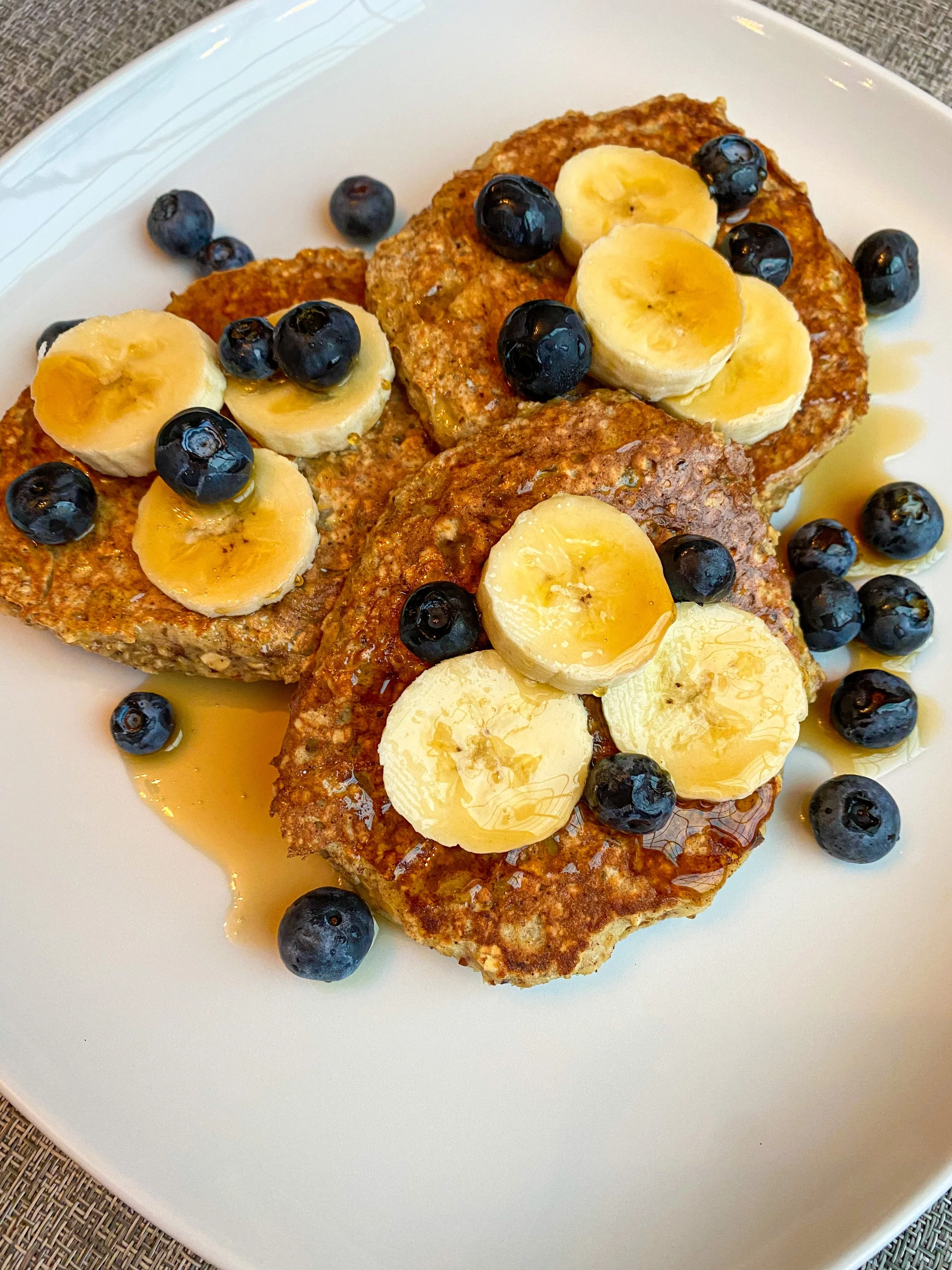 healthy, high fiber pancakes made with rolled oats and banana