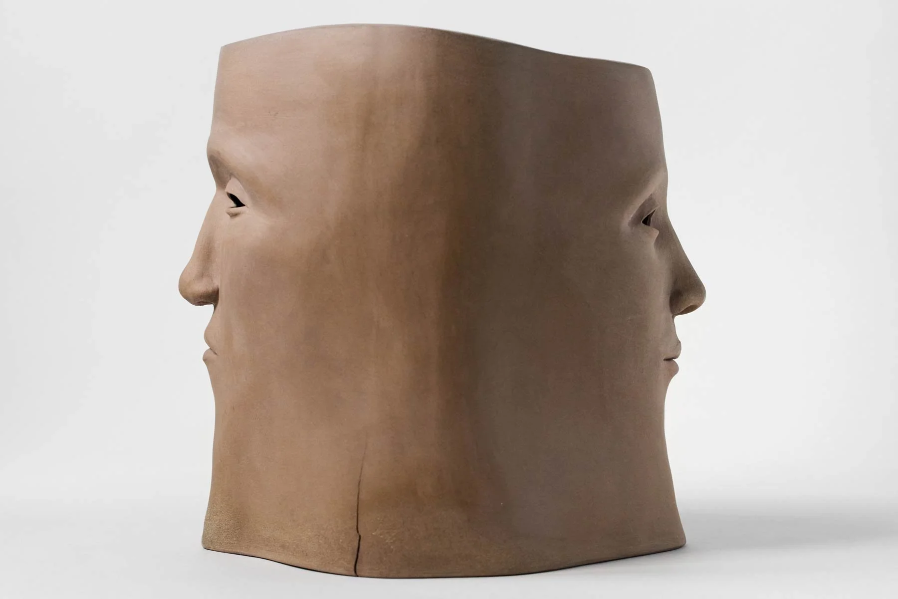 Untitled | 2021 | Stoneware | 10,5 x 8,5 x 8 inches