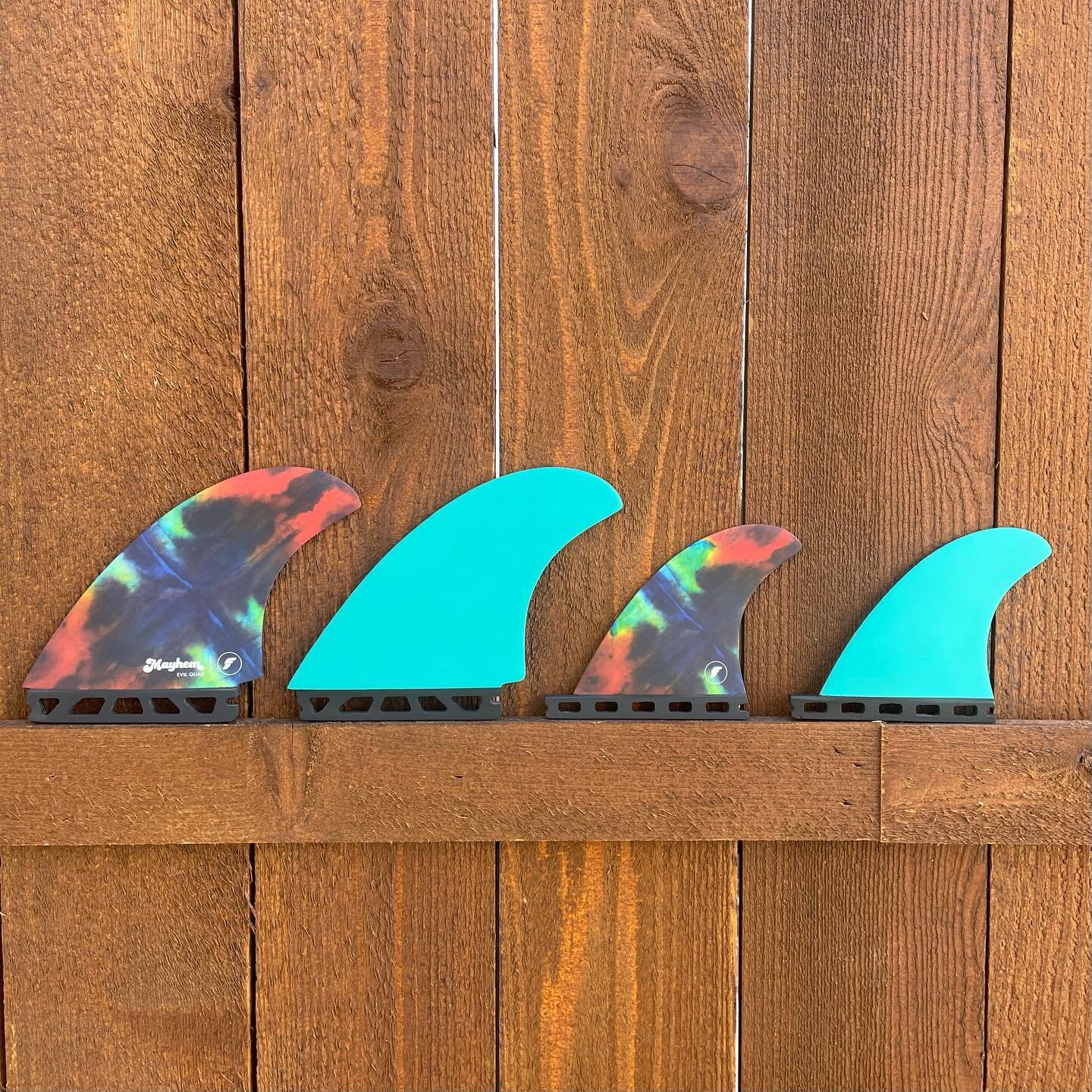 New Future fin shipment is out on the shelves! 😈🧜🏼&zwj;♂️💫

-Mayhem evil quad 
-Blackstix twin +1
-Mayhem 5 fin 
-Legacy neutral quad
-Zach Flores 9.5
-Albacore 8.5

&hellip;and so much more in the shop from the Blackstix, Legacy, Honeycomb, and 