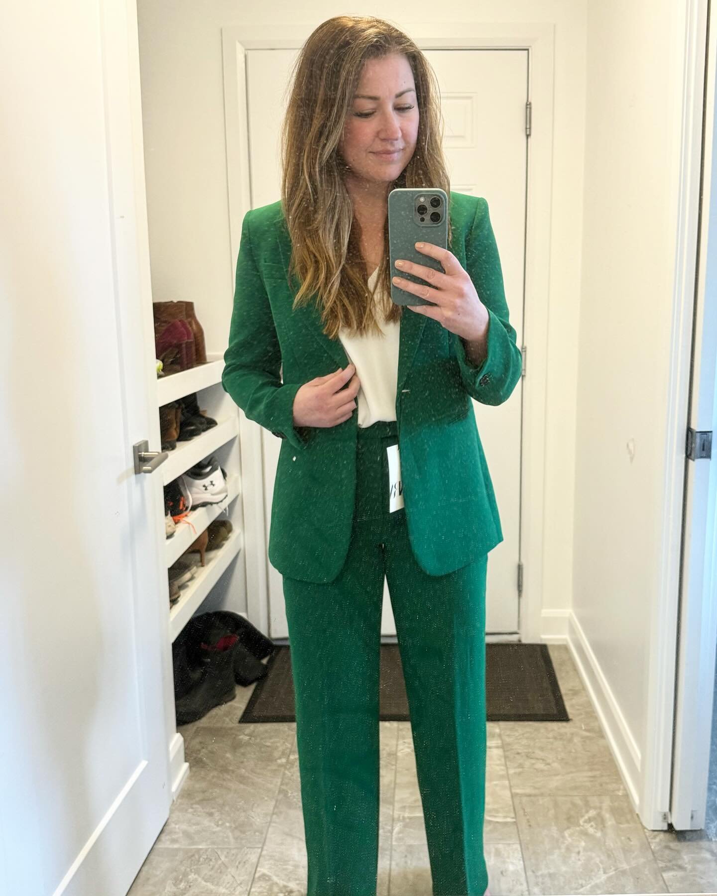 This or that? 

Help me decide my dragons den power suit.

Drop a 💚 or ❤️ for your favourite colour.