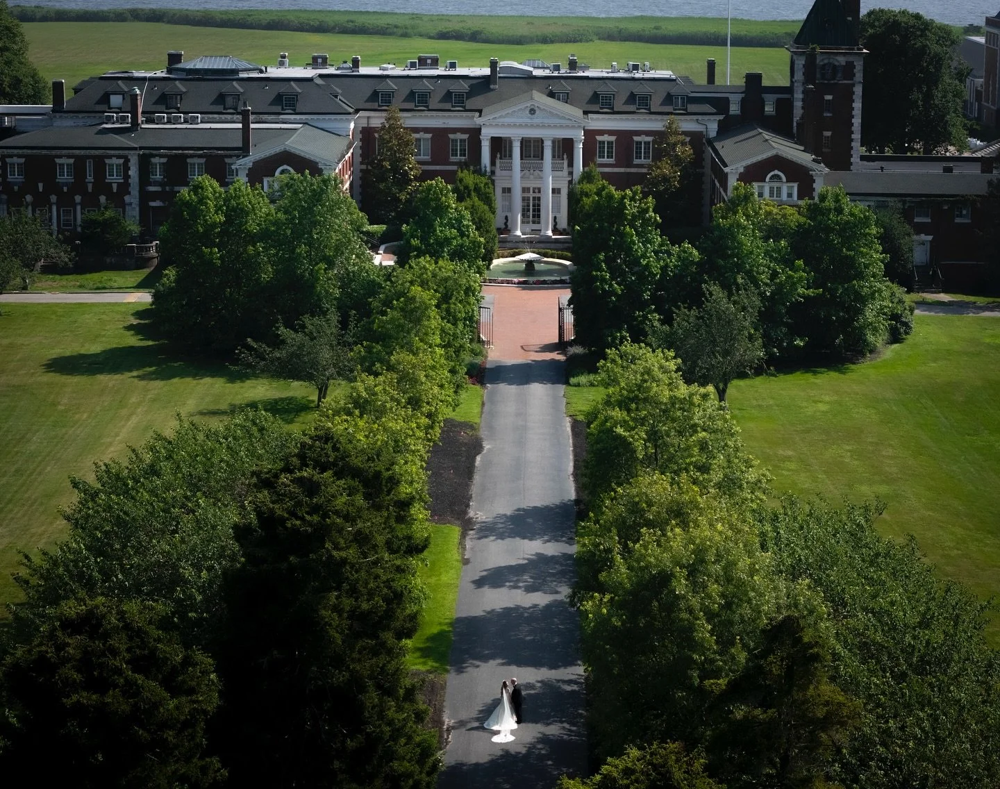 Julia &amp; Tommy
.
.
.
Venue: @bournemansion
Photography: @michaelcassaraphoto 
Videography: @lifestylefilmsinc
Wedding Planner: @dme.kristintheplanner @deborahminarikevents
Florist: @somethingbluefloralevents Wedding Dress: @verawang Bridesmaids Dr