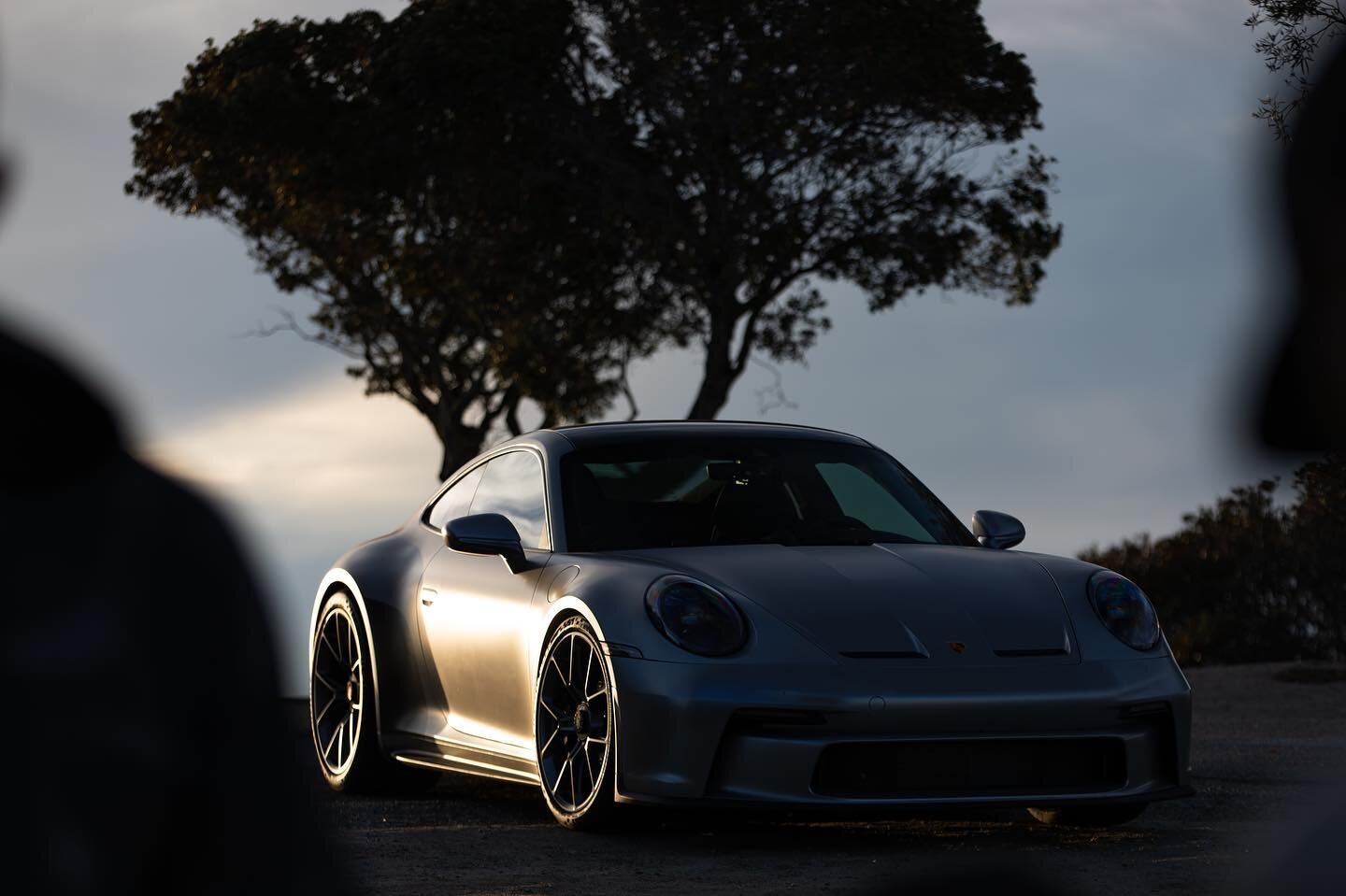 There are two types of 911 owners.  Those that put it in the garage and stare at it with the occasional cars and coffee trip, and those that drive the hell out of them the way the Germans intended. Luckily for us, @klyphman is the latter.

📷 @taco.g