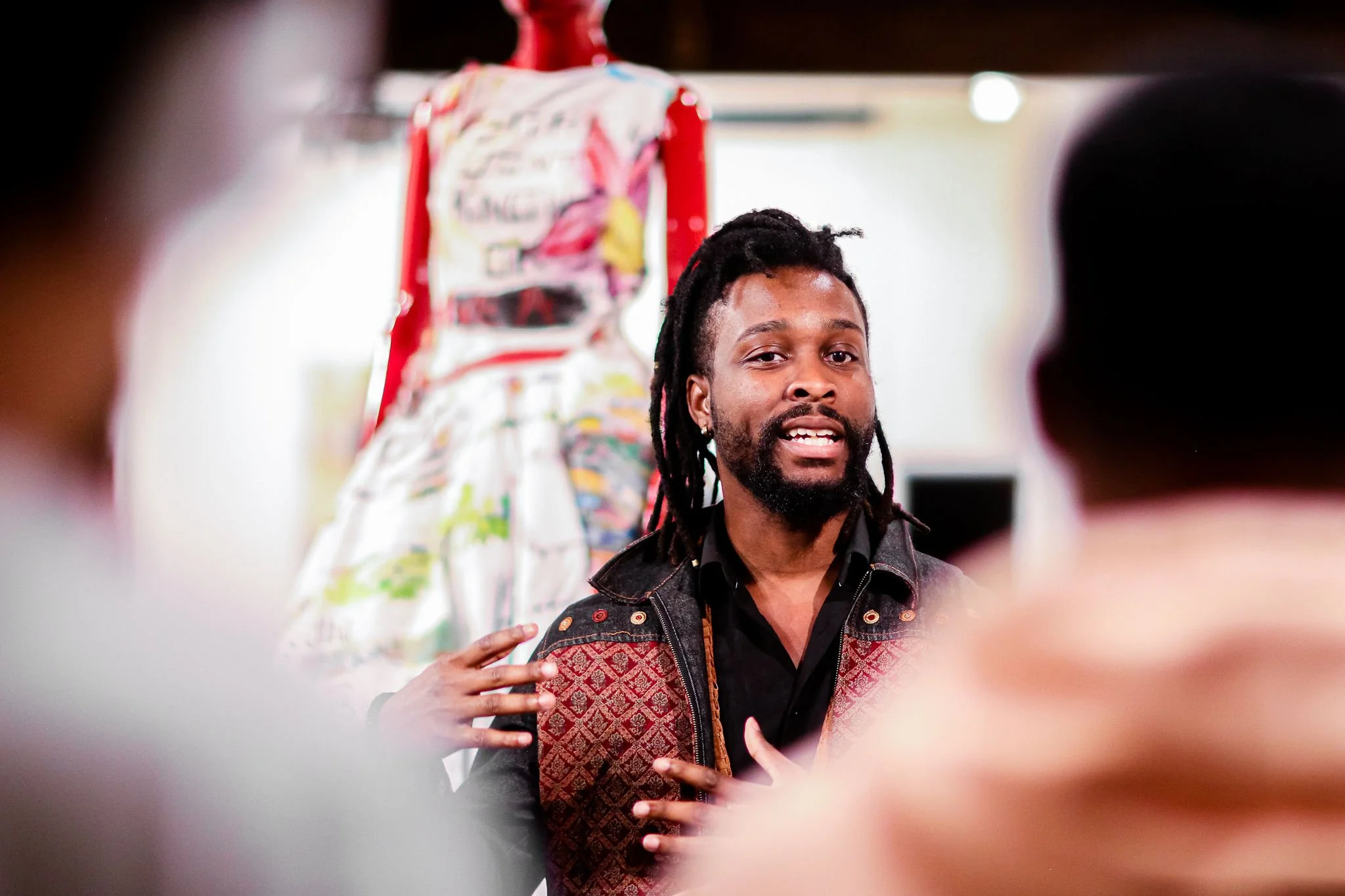 Randy Wrosiv explains Mental collection to group of boys and girls. 