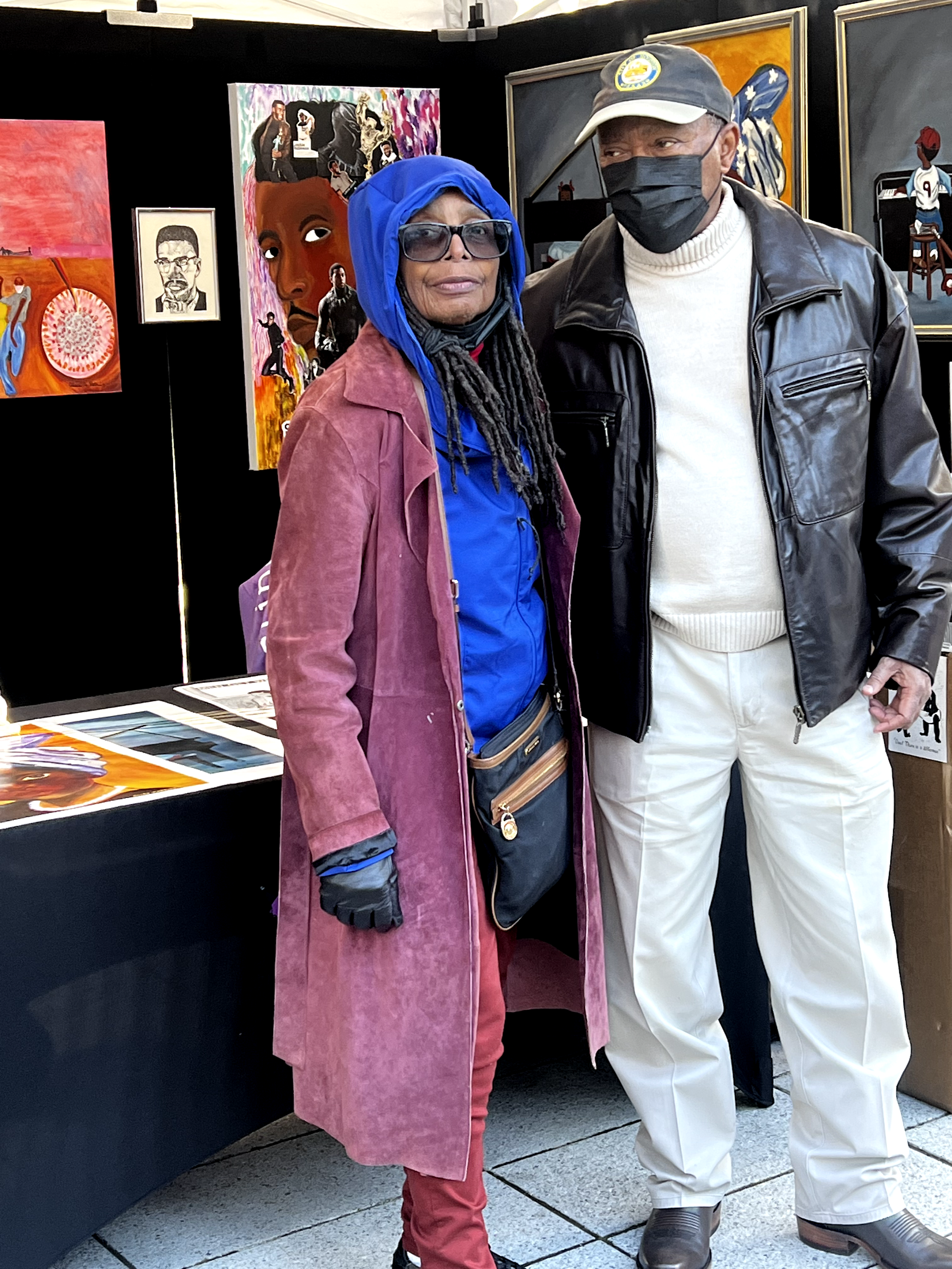 Mayor Turner takes a picture with artist Alice Patrick.