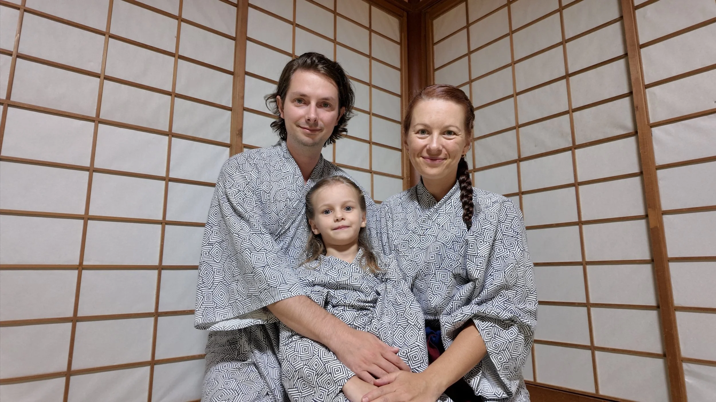 October in JAPAN, with traditional RYOKAN and Crazy CATS!