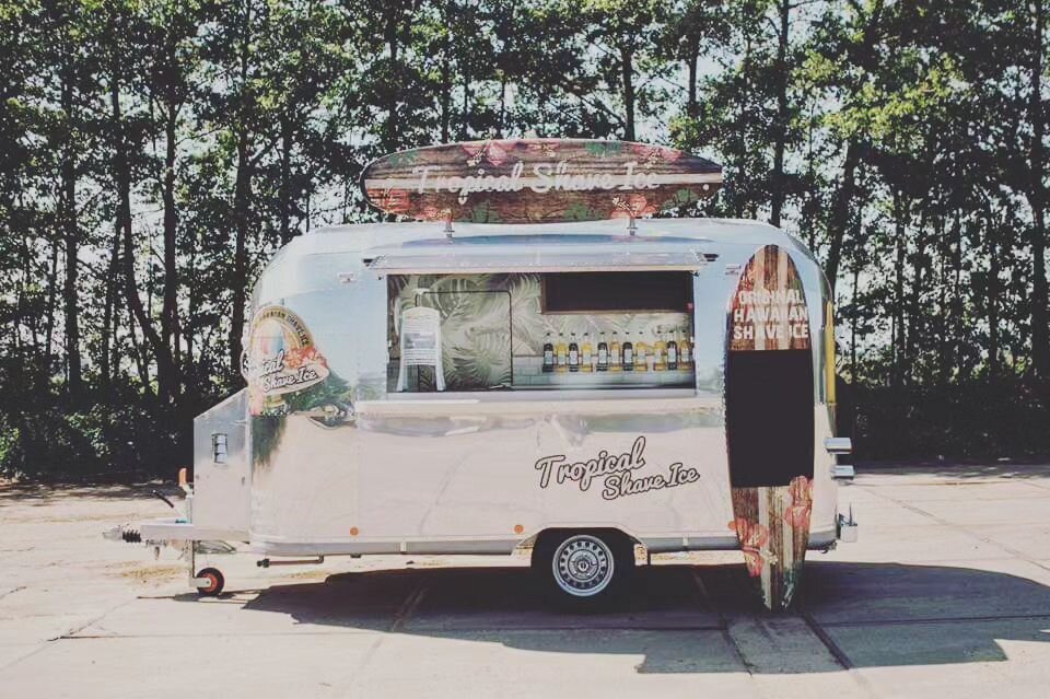 Throwing it back a few years with this awesome looking trailer serving shaven ice slush puppies 🤩. Surf's up🤟🌊🏄

Please tag us in your posts and add a #revivaltrailers 🙌

#streetfood #catering #food #foodtrailer #handmade #madeintheuk #revivaltr