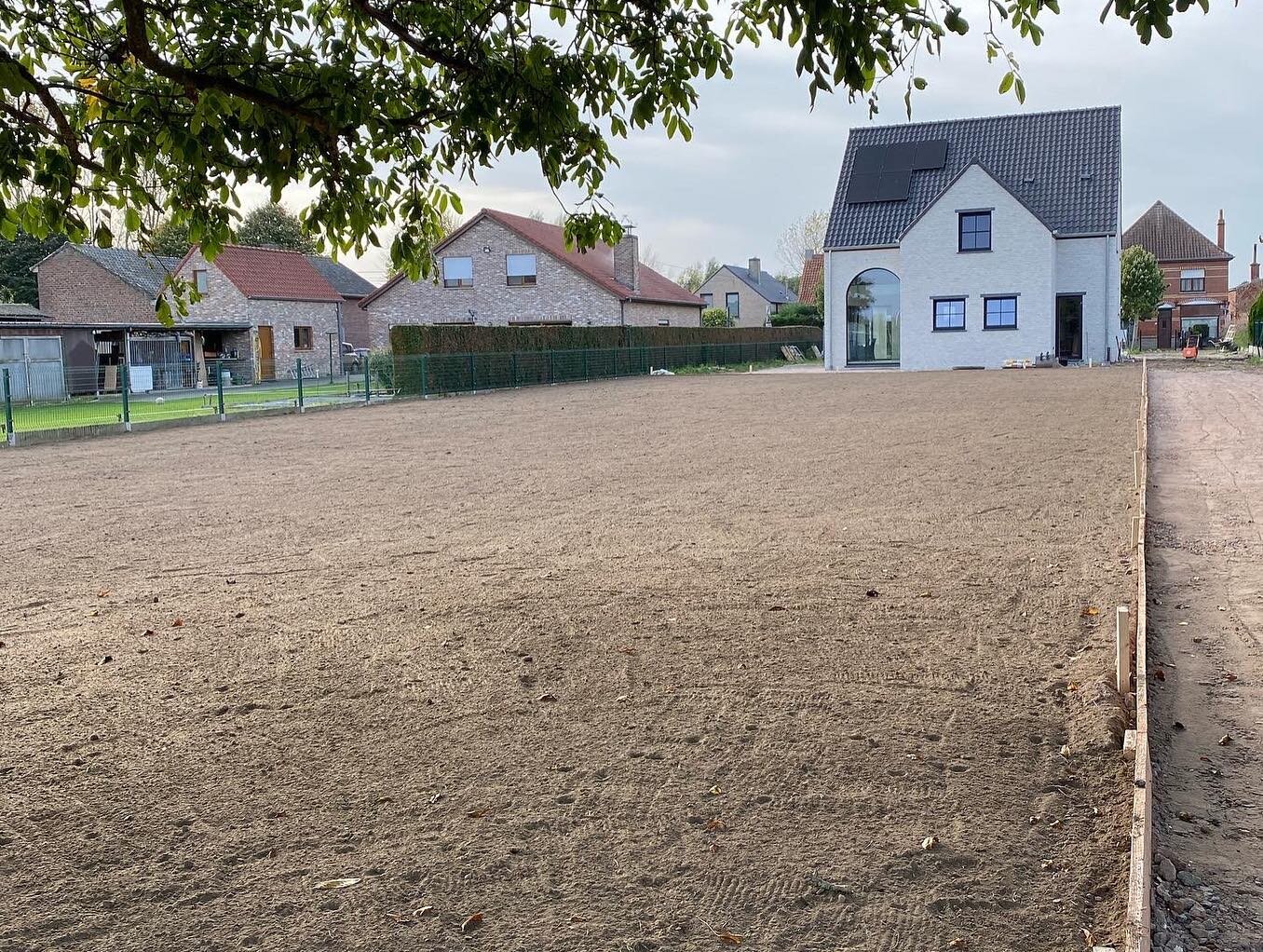 ⚠️ enkele weken later ⚠️

Hebben jullie ook graag een vrijblijvende offerte voor het aanleggen of heraanleggen van u tuin ? 

🌳 Tuinen De Wulf 
🌱 Tuinaanleg en Omgevingswerken
📞 0471601524
📩 tuinendewulf@gmail.com
🌐 https://www.tuinendw.be/