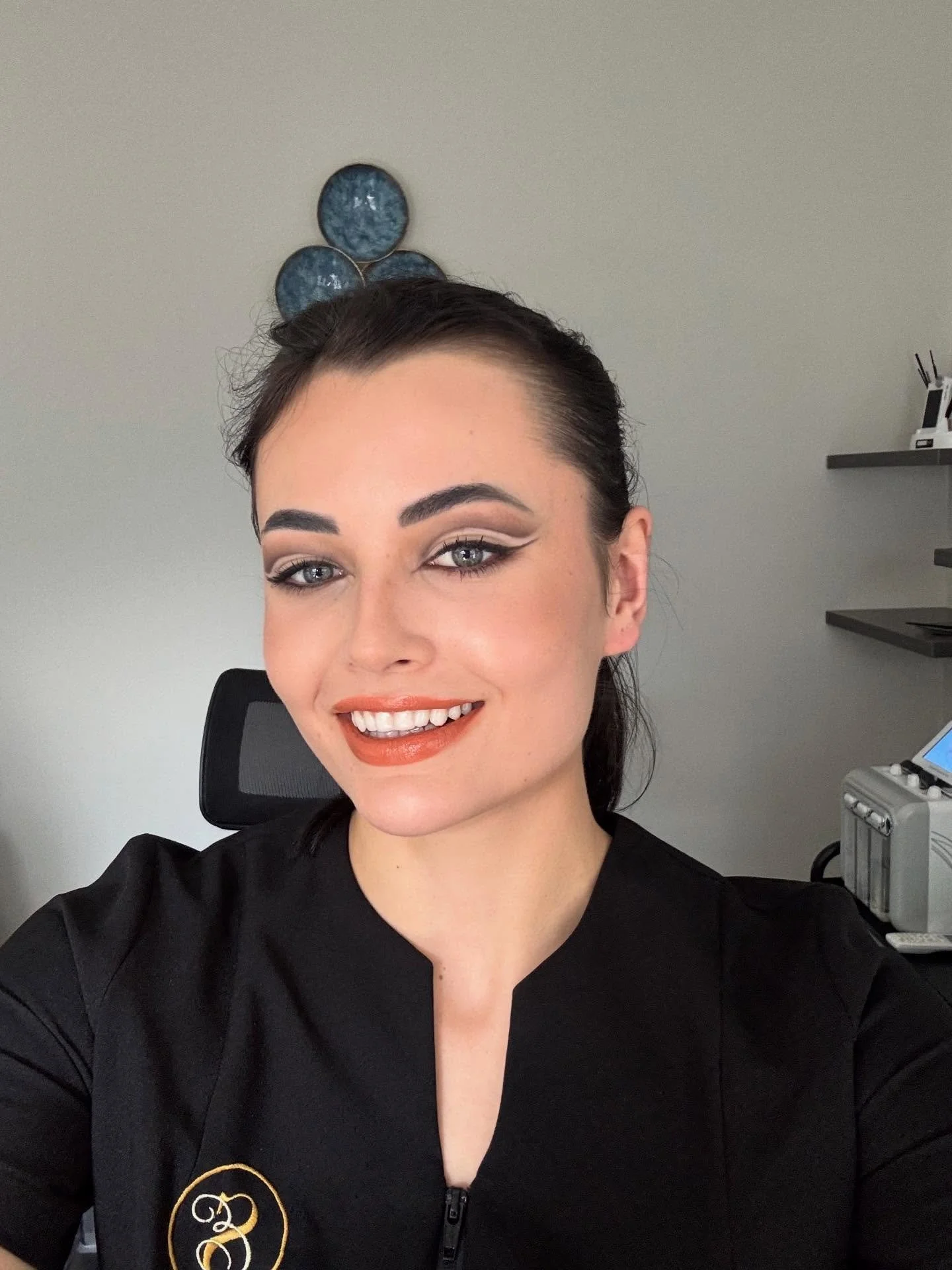 Crisp cut crease makeup done by the talented @dahne_saint_eirene 💄✨

#cutcreasemakeup #makeupinspiration #makeupaddict #makeupideas #makeuplooks #sainteirenemakeup