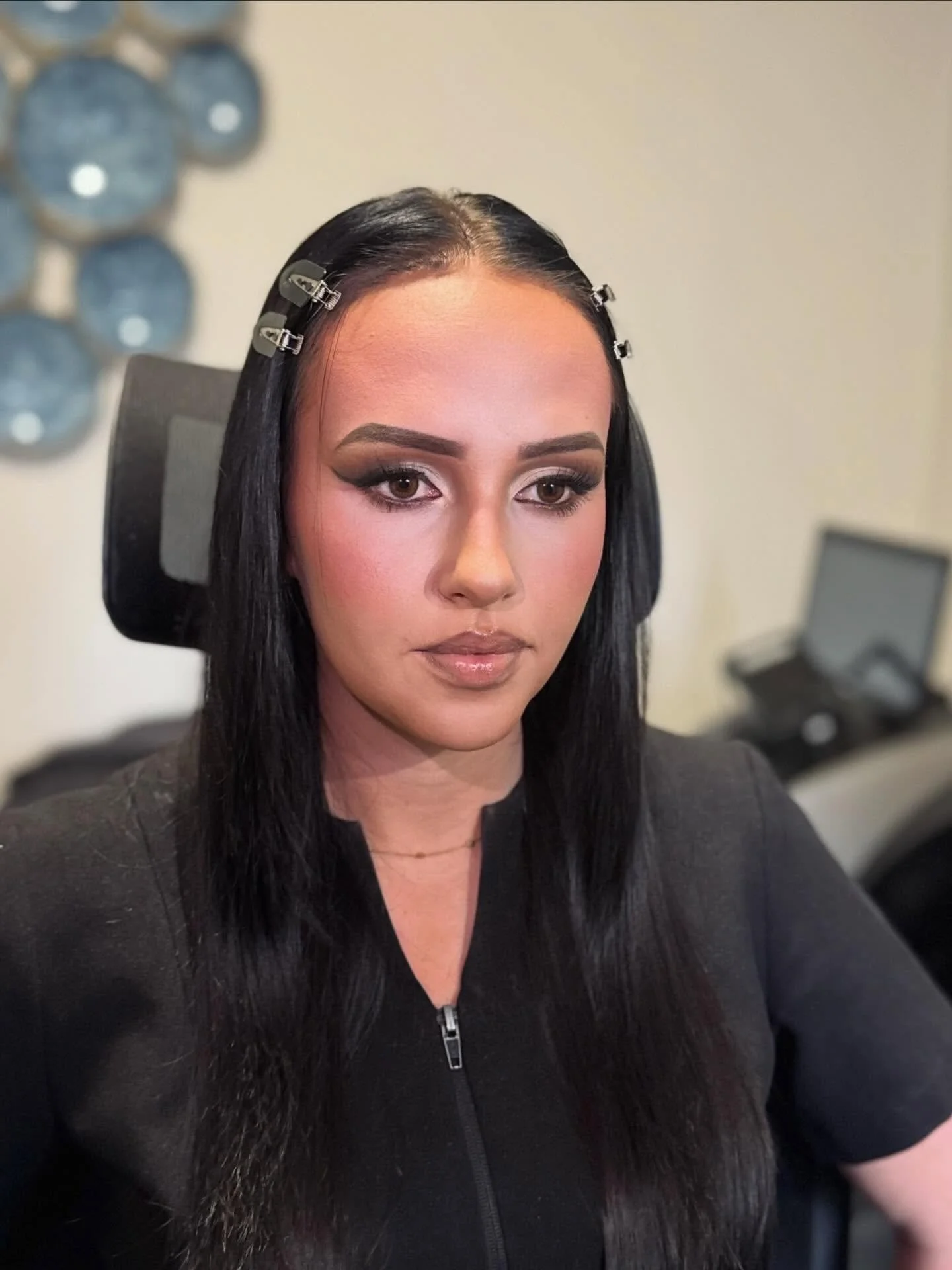 Life is short , your eyeliner shouldn't be 💅🏼

#makeuplover #makeupaddict #makeuplooks #sainteirenemakeup #kemptonpark