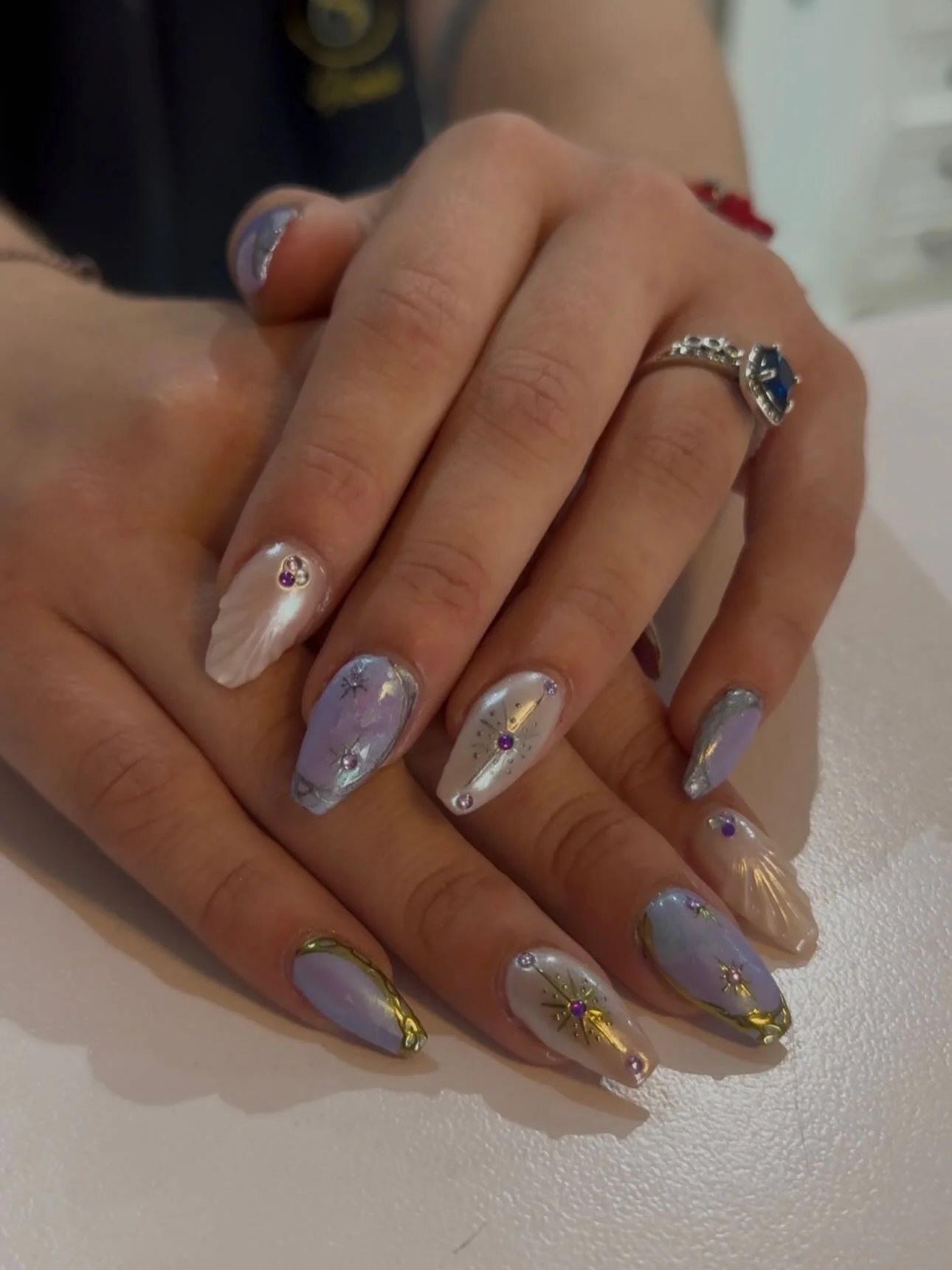 No this is not an AI image! This is a acrylic set mindfully crafted by our pro tech @zane_saint_eirene 🥇🏆 

#nailartkemptonpark #nailtechkemptonpark #acrylicnailsdesign #sainteirenenailsalon #sainteirenenailbar