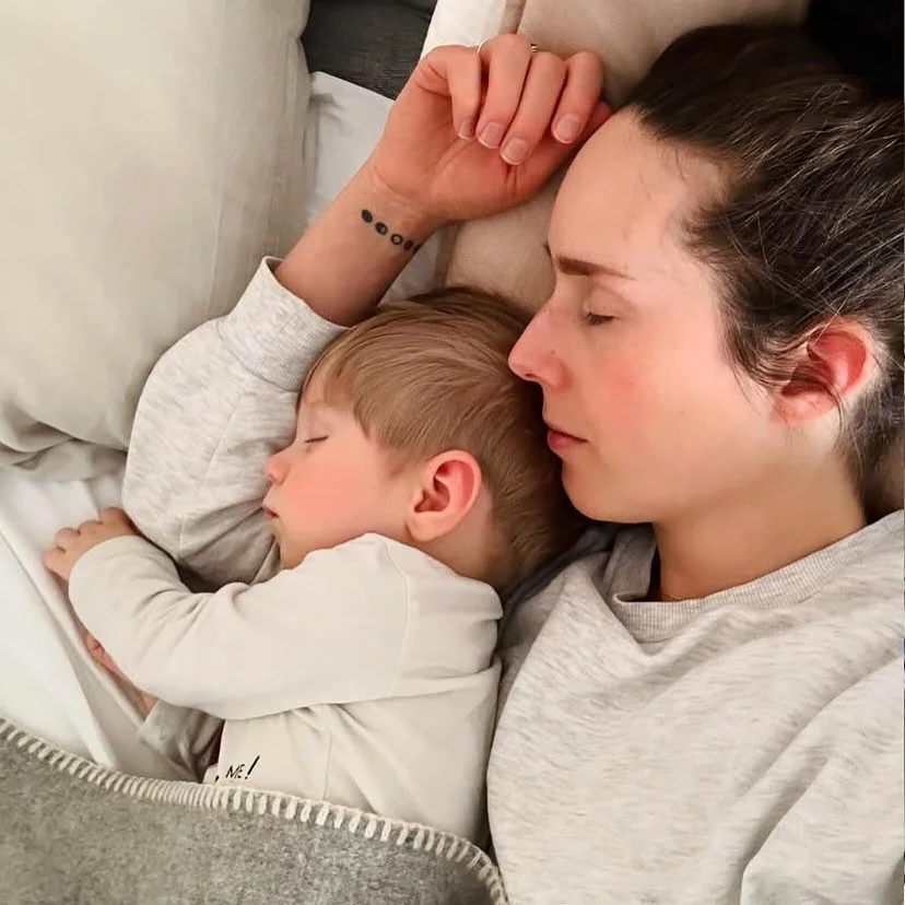 🍵 V&Auml;LN&Auml;RD MAMMA
Visste du att vi har en framv&auml;xande Marknadsplats i MODERBYN med n&auml;ra, v&auml;l utvalda samarbeten &rsquo;f&ouml;r familjers frodande, genom Modern&rsquo;?

🌱Som Gro Medlem har du f&ouml;rm&aring;nspris p&aring; 
