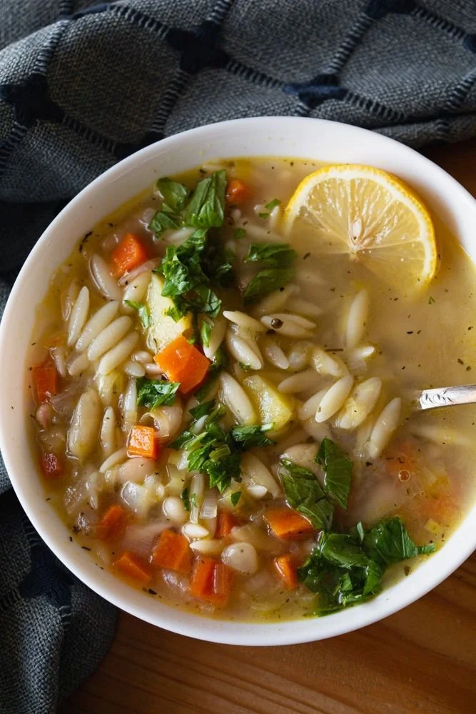 Supă cu orzo și fasole