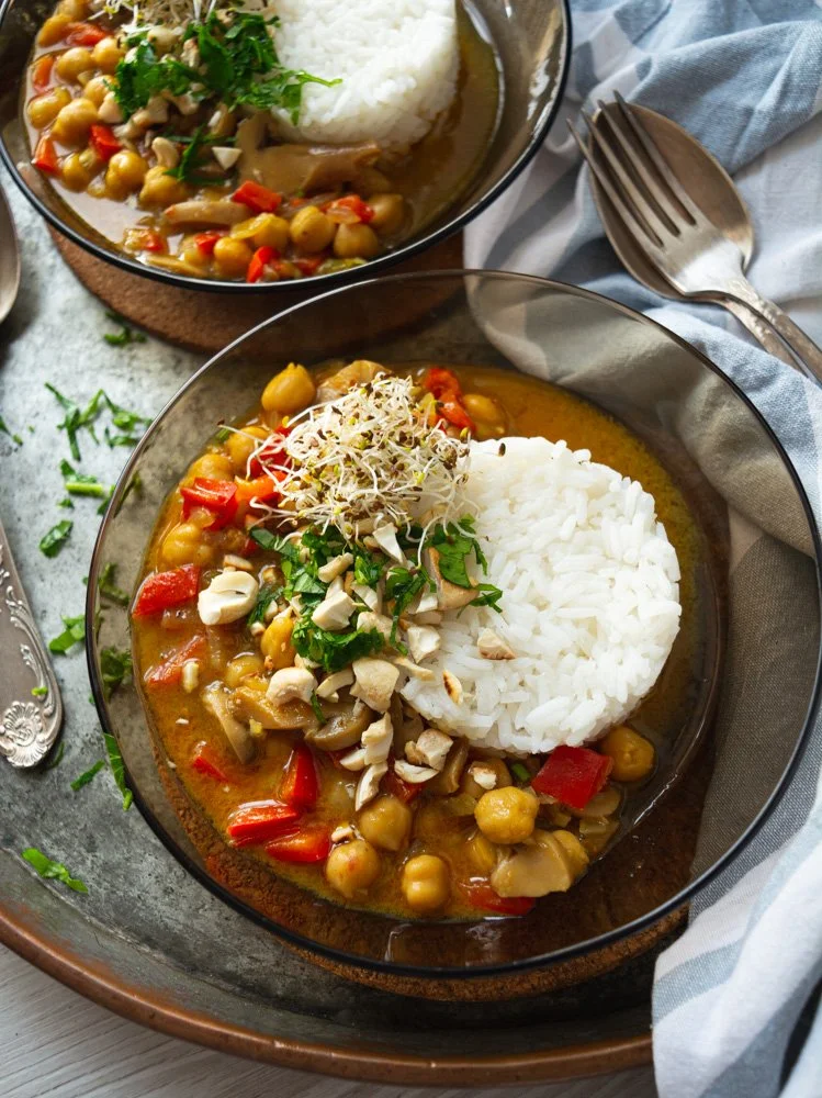 Chickpea, vegetable and garam masala curry