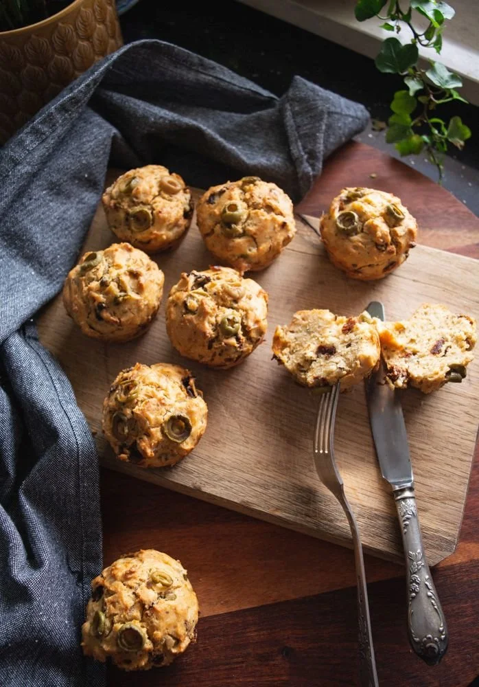 Brioșe cu Roșii uscate și Măsline