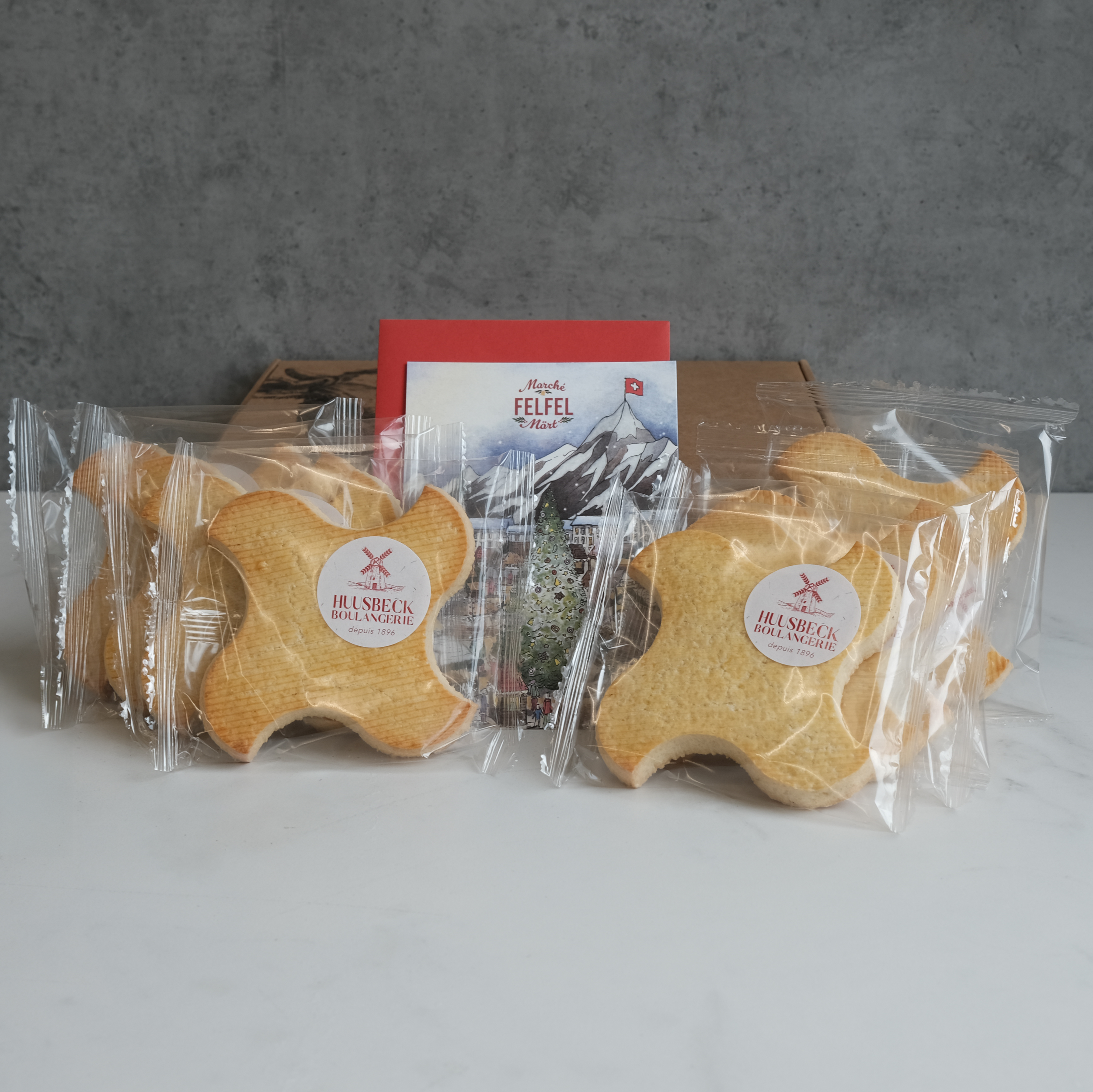 Traditionelle Mailänderli in einer hübschen Geschenkbox.