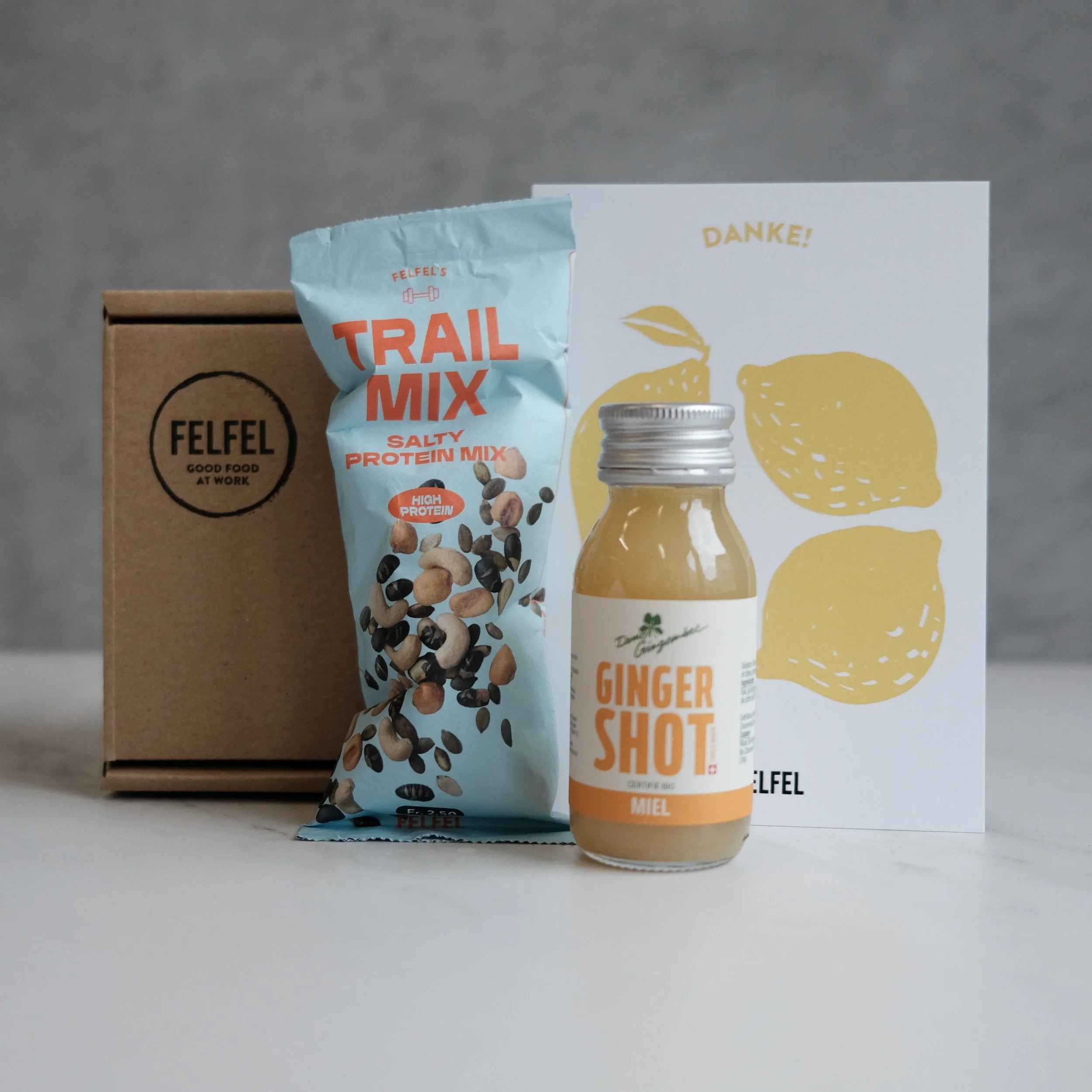 Energiebereich Snackbox mit Nüssen und gesunden Snacks.