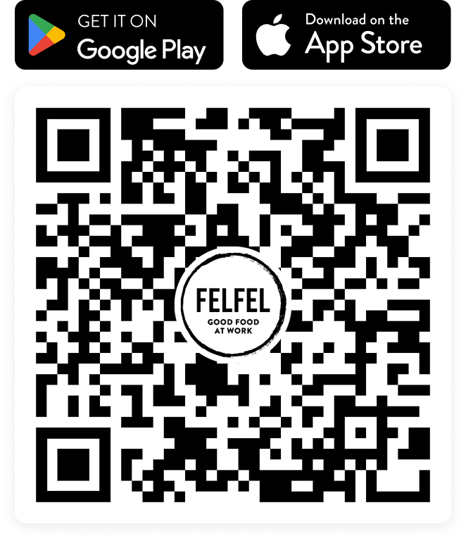 FELFEL Team zeigt die FELFEL App vor dem FELFEL Kühlschrank.