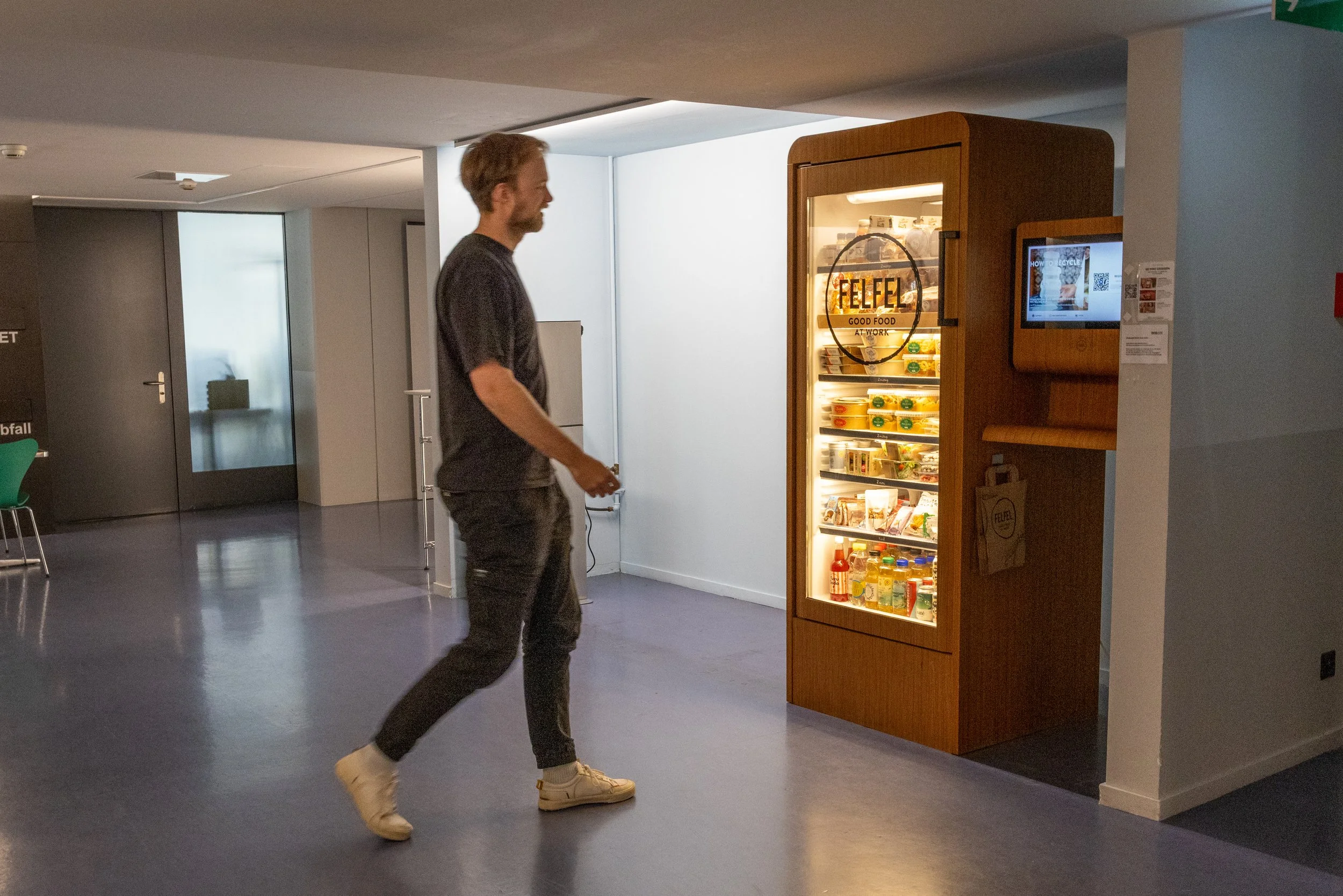 WISS School uses FELFEL smart fridge as a healthy vending machine food solution for students.