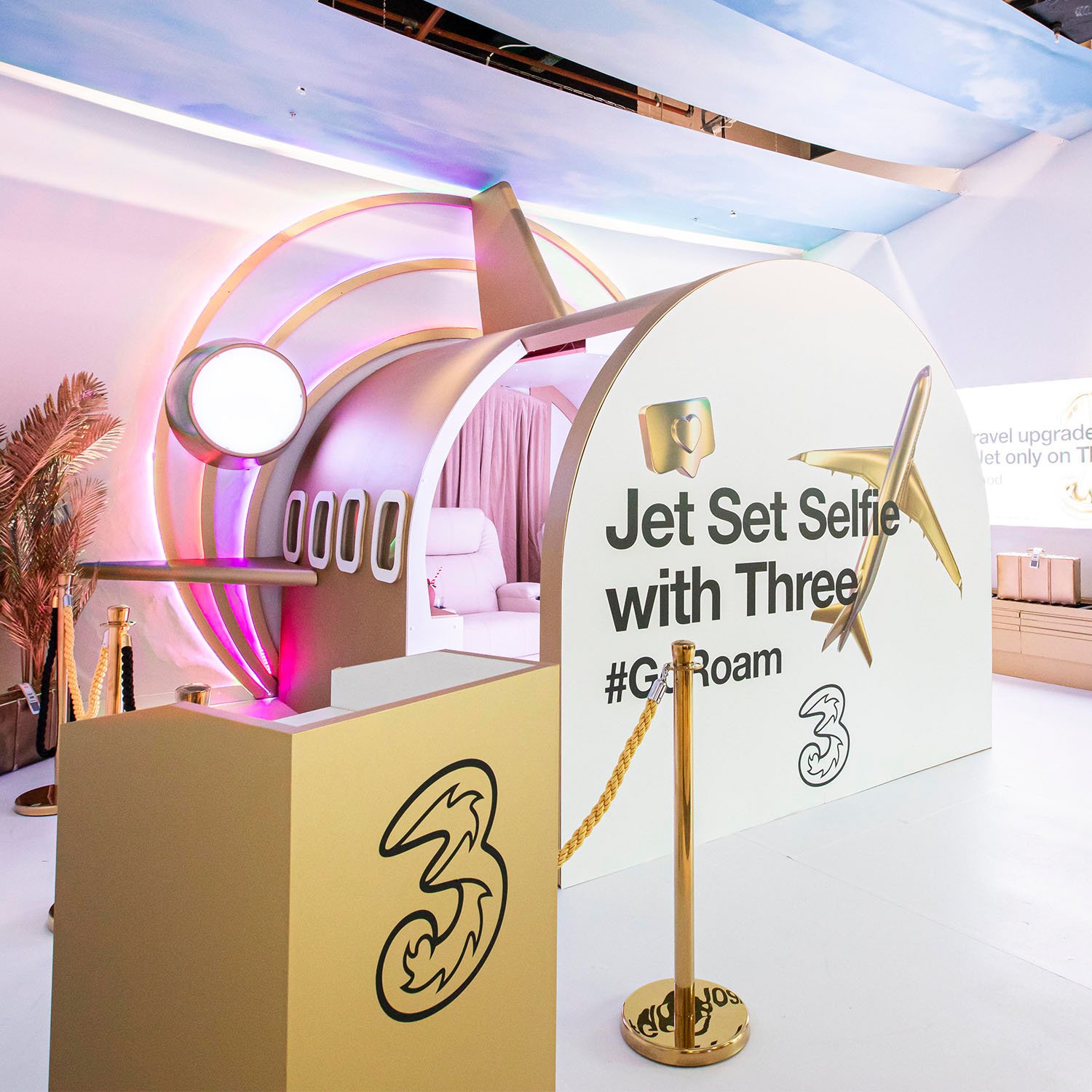 &lt;p class="work-gal-title"&gt;Three Mobile&lt;/p&gt;&lt;p class="work-gal-subtitle"&gt;Jet Set Selfie Pop-Up&lt;/p&gt;