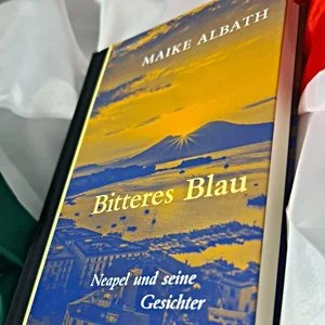 Maike Albath: Bitteres Blau