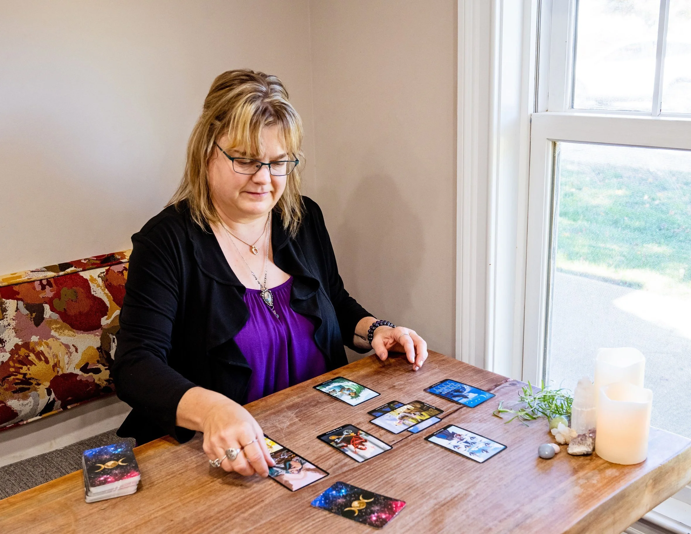 Michelle provides intuitive tarot card readings