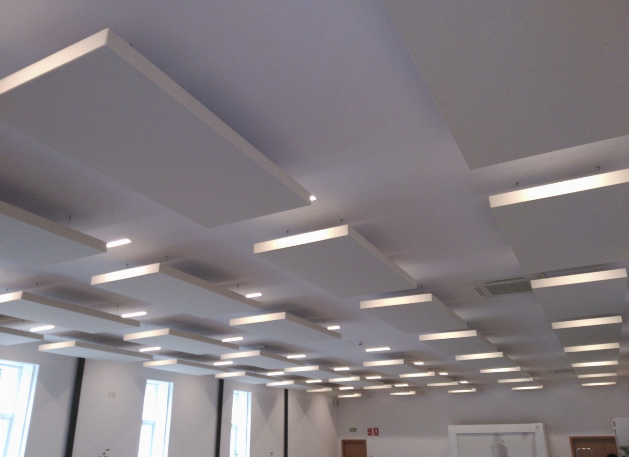 panneaux plafond.jpg