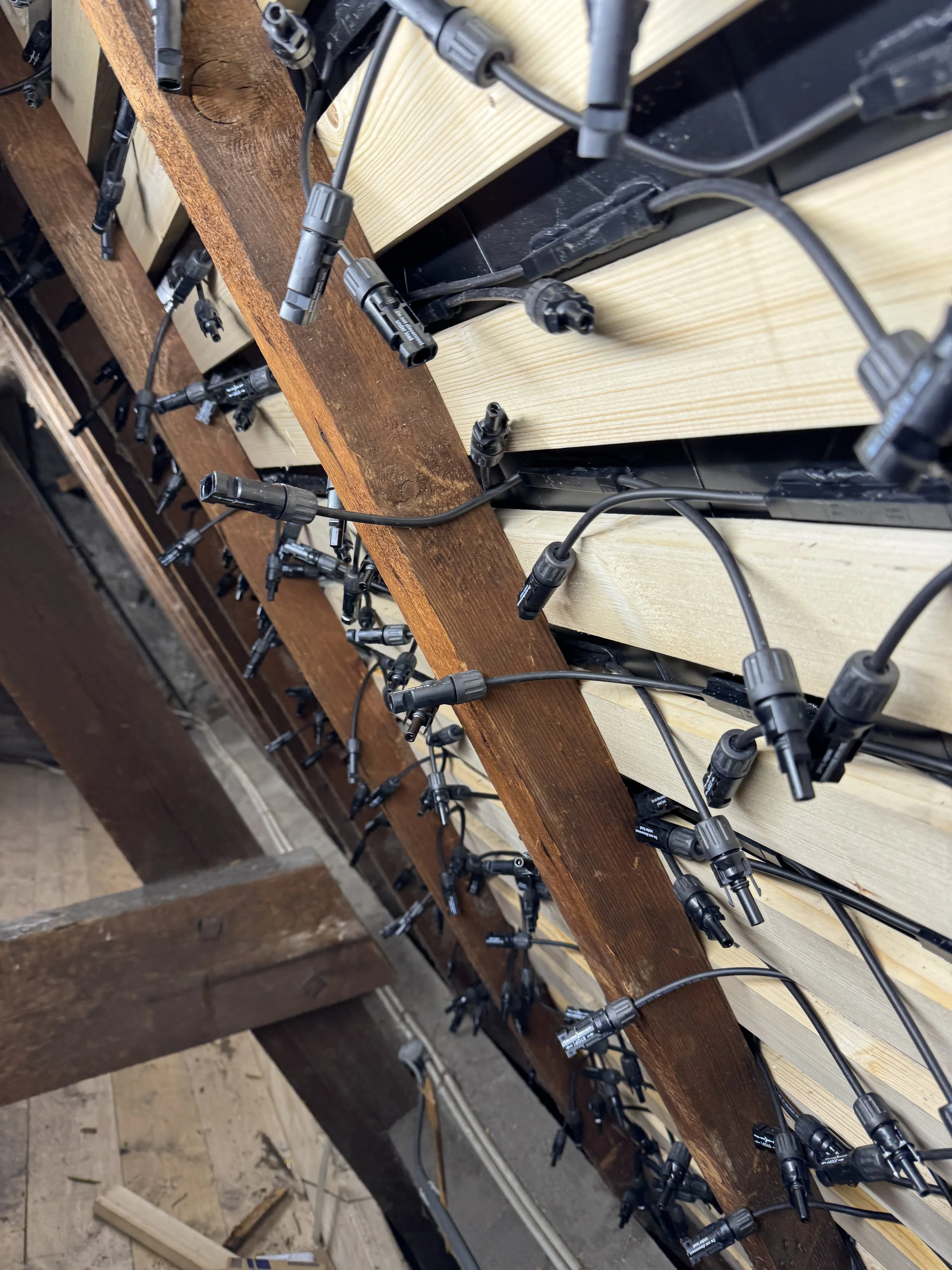 pv roof tile (back).jpg