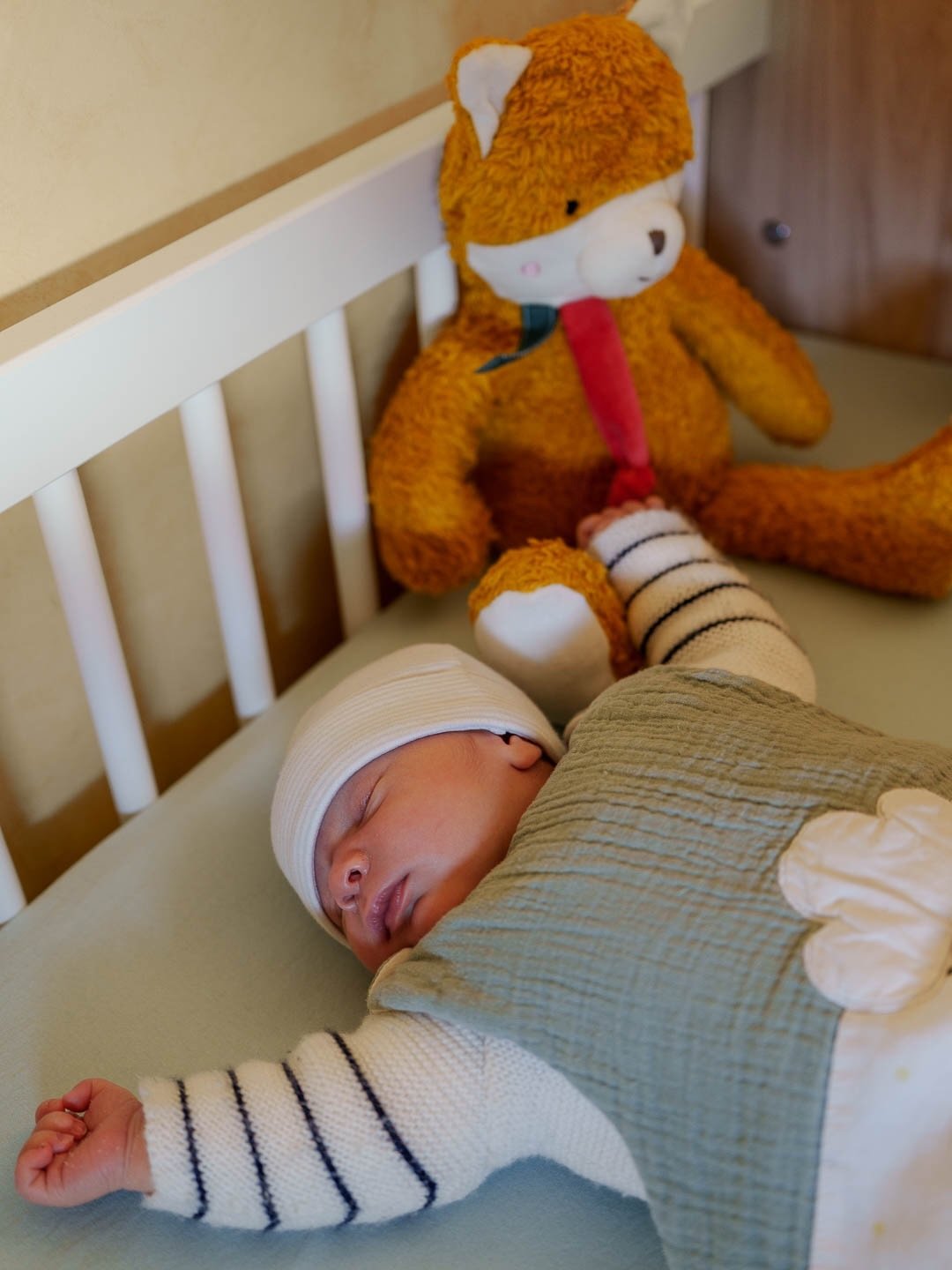 Ces derniers jours, on s&rsquo;est fait un peu discrets&hellip;

Une petite surprise est arriv&eacute;e un peu en avance,
Ulysse, notre mini chocolatine 🍼

Depuis, le temps passe un peu diff&eacute;remment.
On d&eacute;couvre, on apprend, on s&rsquo
