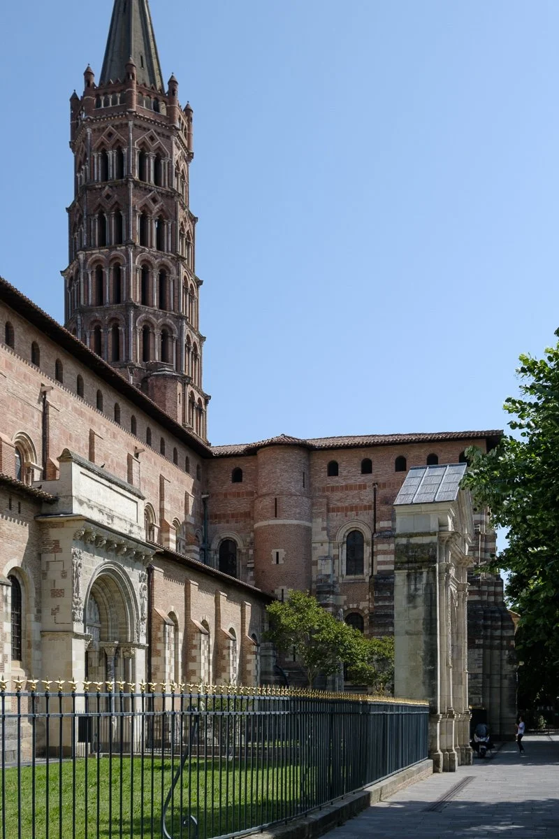 Vue extérieure de la Basilique Saint Sernin