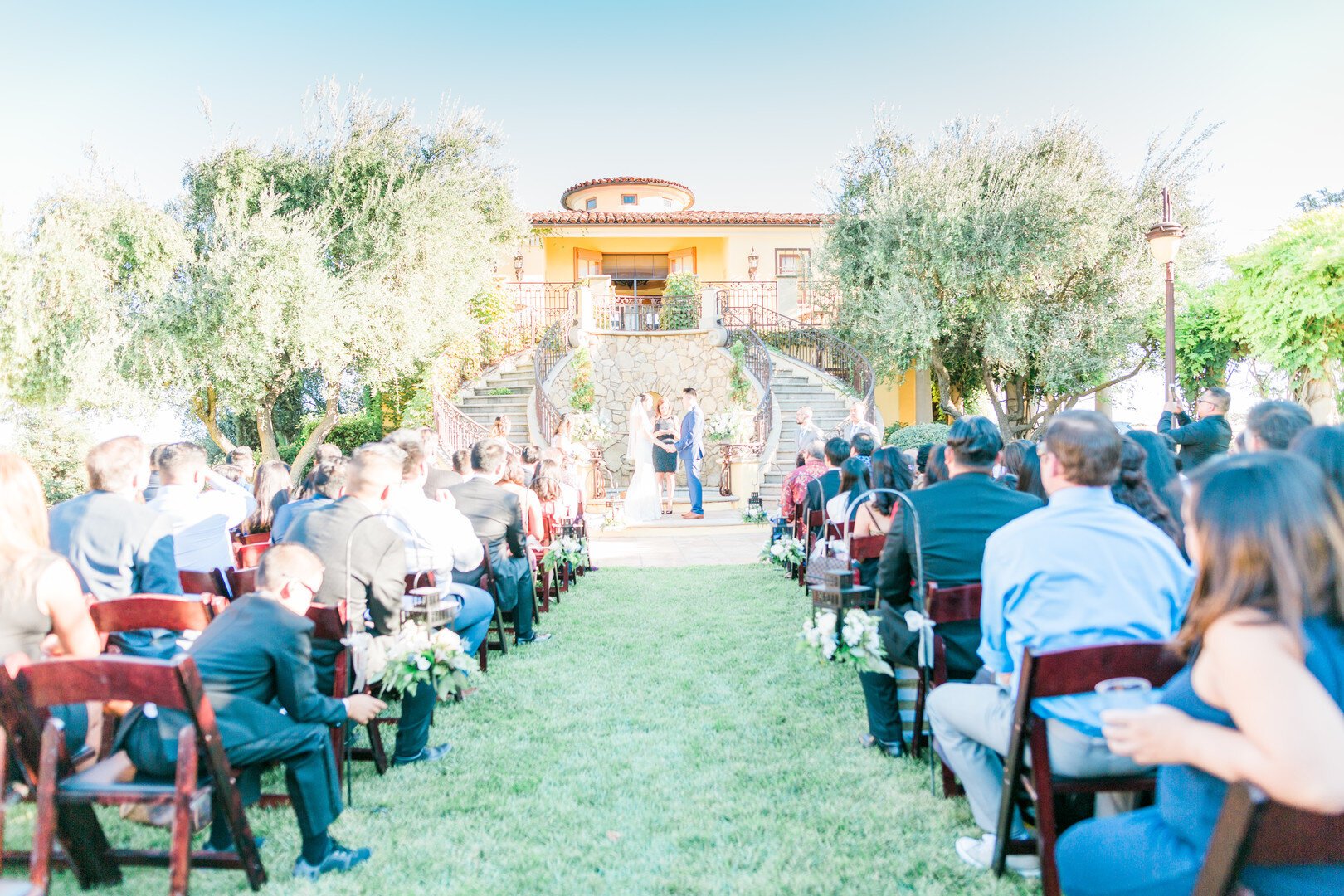 www.santabarbarawedding.com | Cali Paso Winery | Alyssa Lynne Photography | Danielle Stone Photography | All About Events | Paso Wedding Smith | Country Florist | The Ceremony