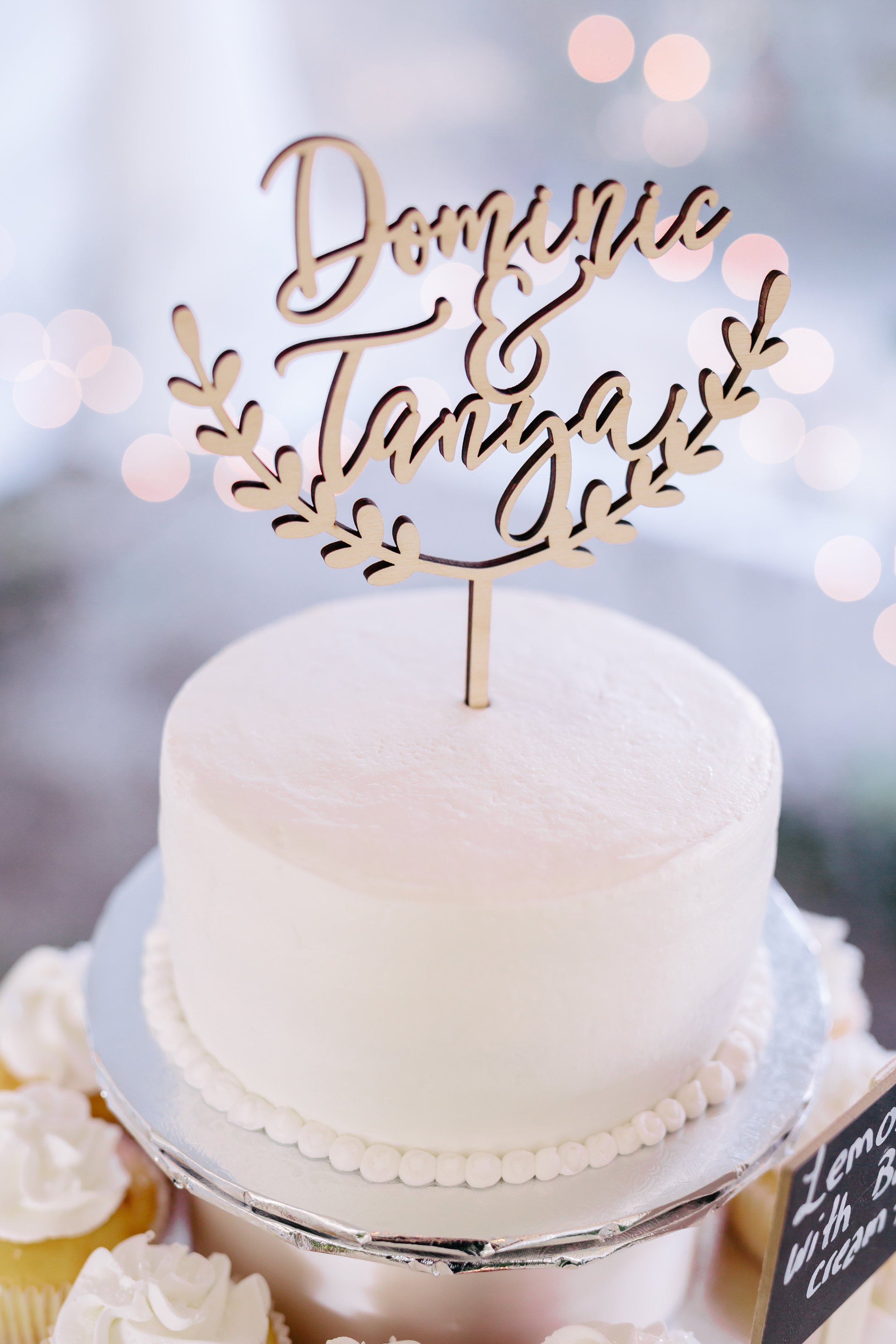 www.santabarbarawedding.com | Rewind Photography | Provence in Ojai | Wedding Cake | Chooket by Your Cake Baker | Wedding Cake Topper