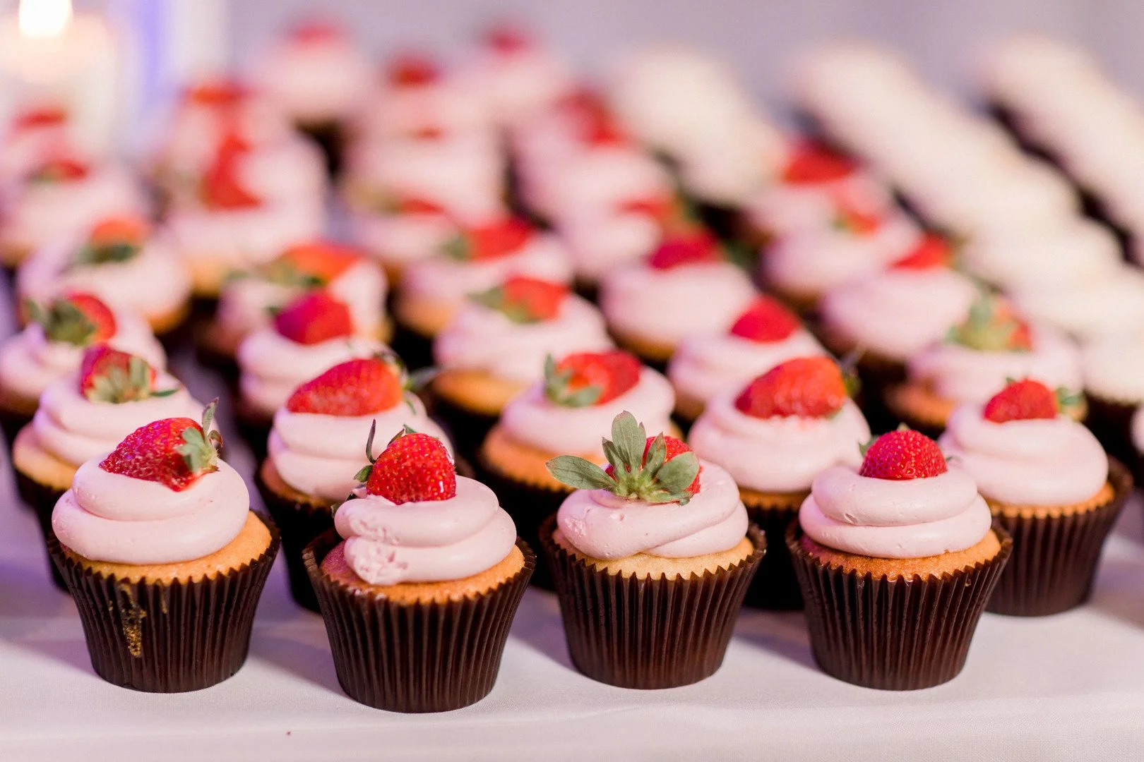 www.santabarbarawedding.com | Three16 Photography | Embassy Suites by Mandalay Beach Resort | One Sweet Day | Sweet Arleen’s | Pink Cupcakes
