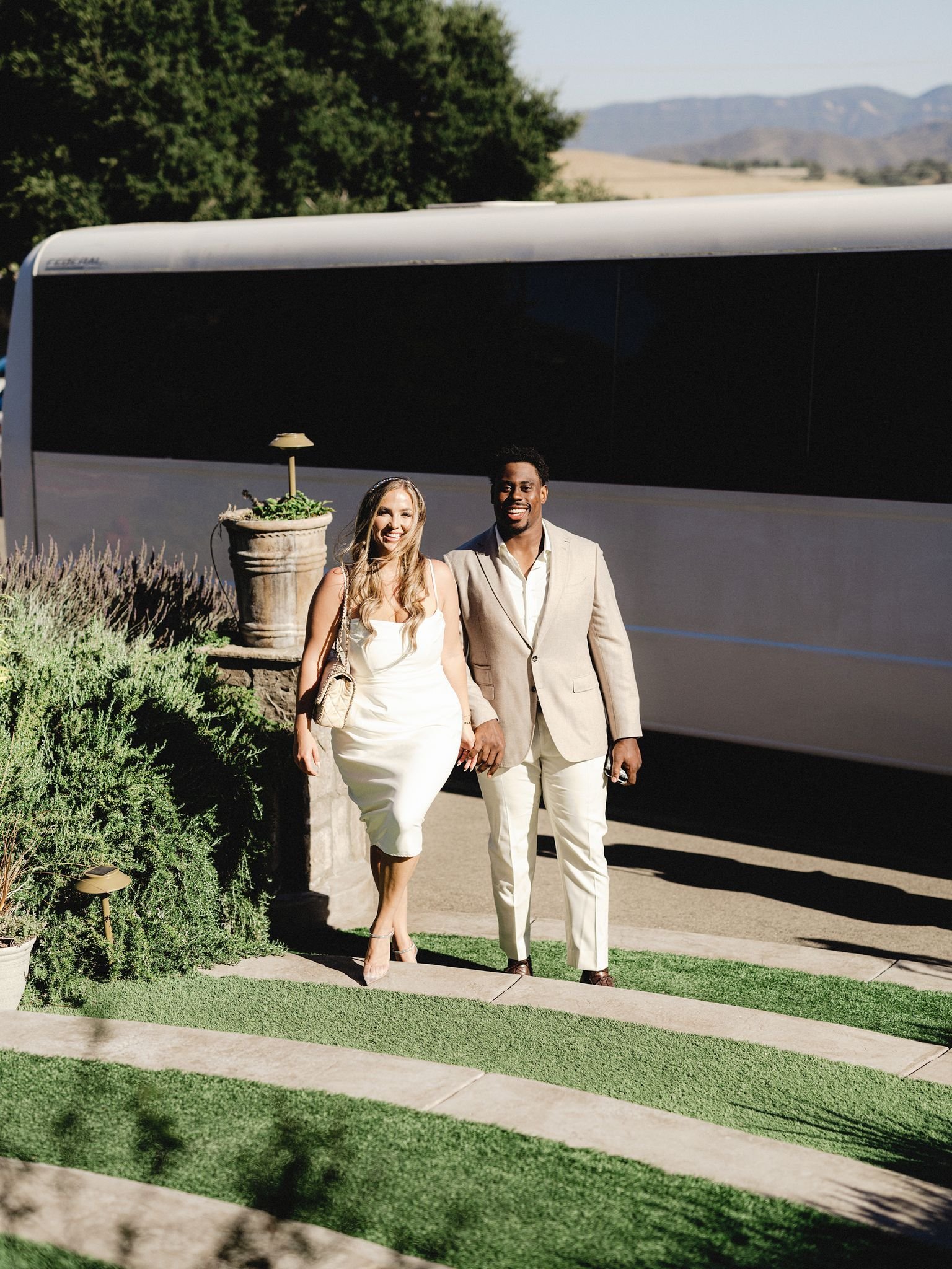 www.santabarbarawedding.com | Zaca Creek | Paul Von Rieter | Lisa Lafferty Events | Glenna Joy Flowers | Couple Arriving at the Event