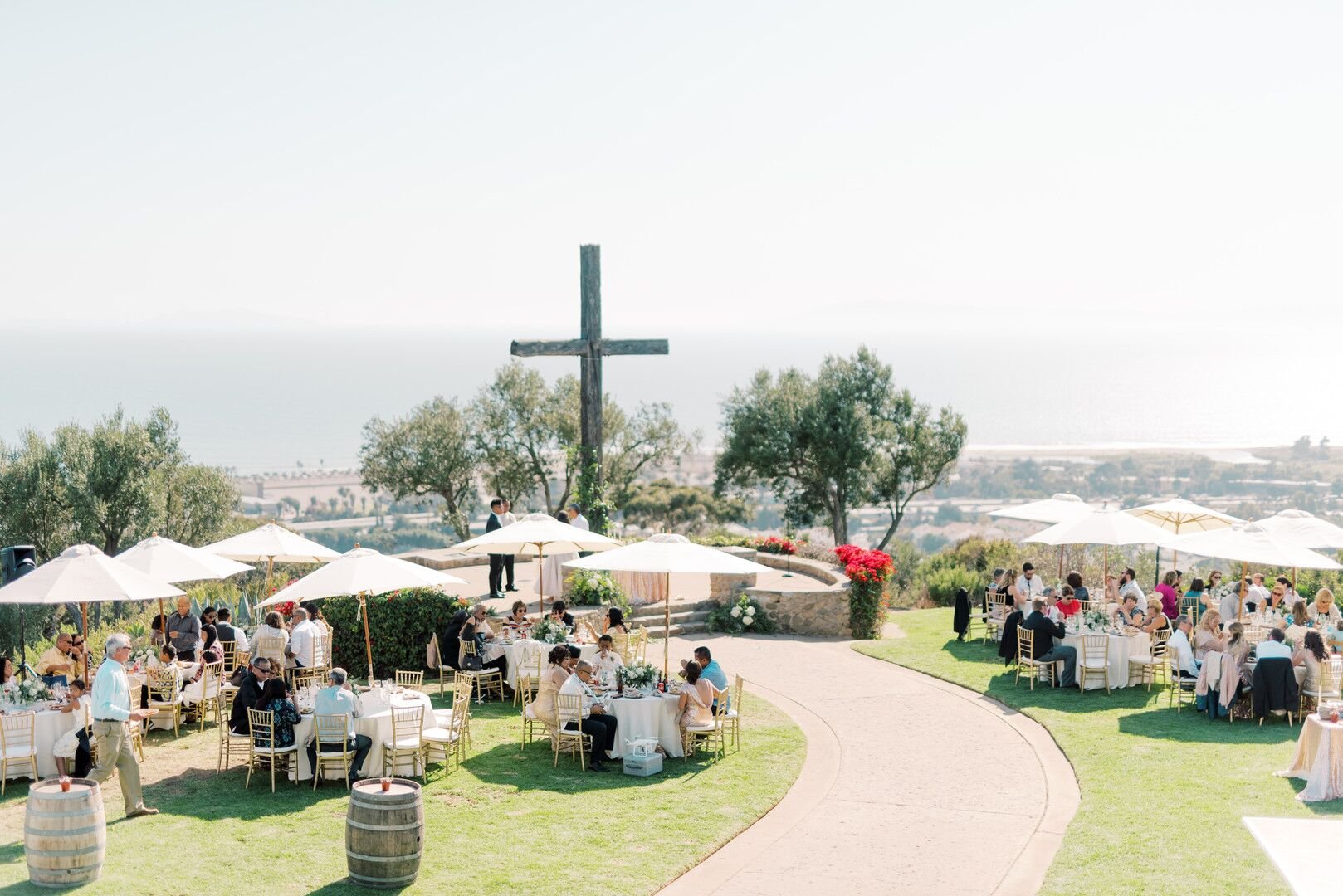 wwww.santabarbawedding.com | Planner: Vintage Heart Events | Ceremony Venue: Serra Cross Park | Photographer: Haley Richter Photography | Reception Dinner Site