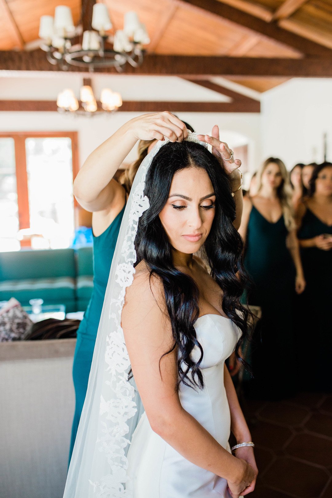 www.santabarbarawedding.com | Amber Jean Photography | Quail Ranch | Lulus | Bride Getting Ready 