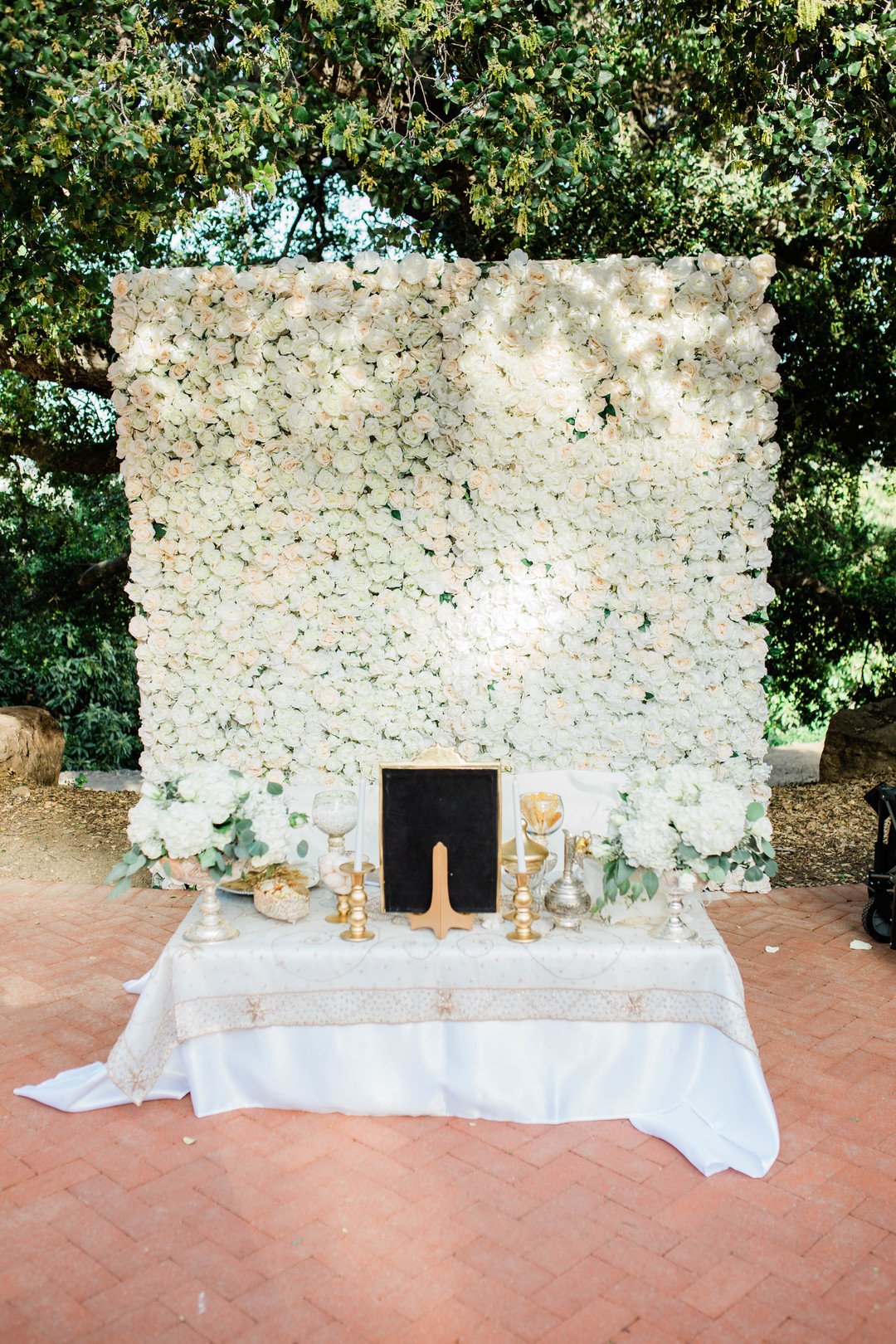 www.santabarbarawedding.com | Amber Jean Photography | Quail Ranch | Flower Wall