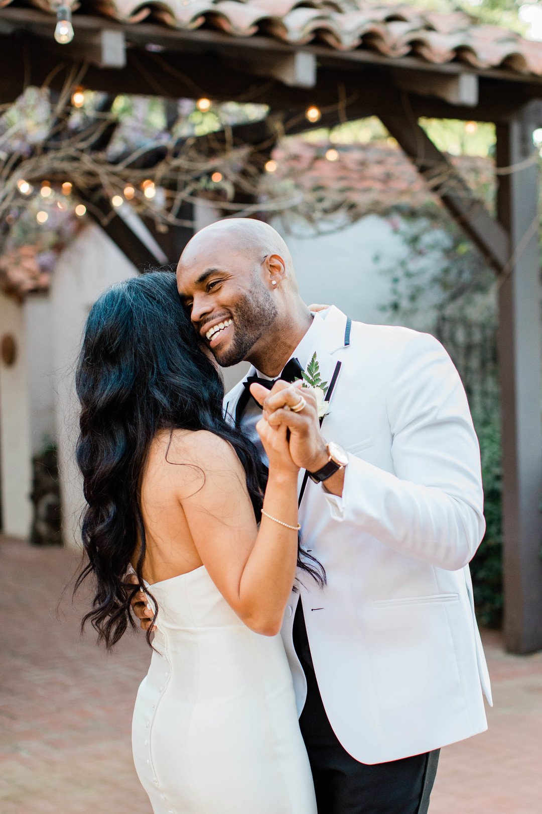 www.santabarbarawedding.com | Amber Jean Photography | Quail Ranch | Lulus | Friar Tux | Bride and Groom Dancing at Reception