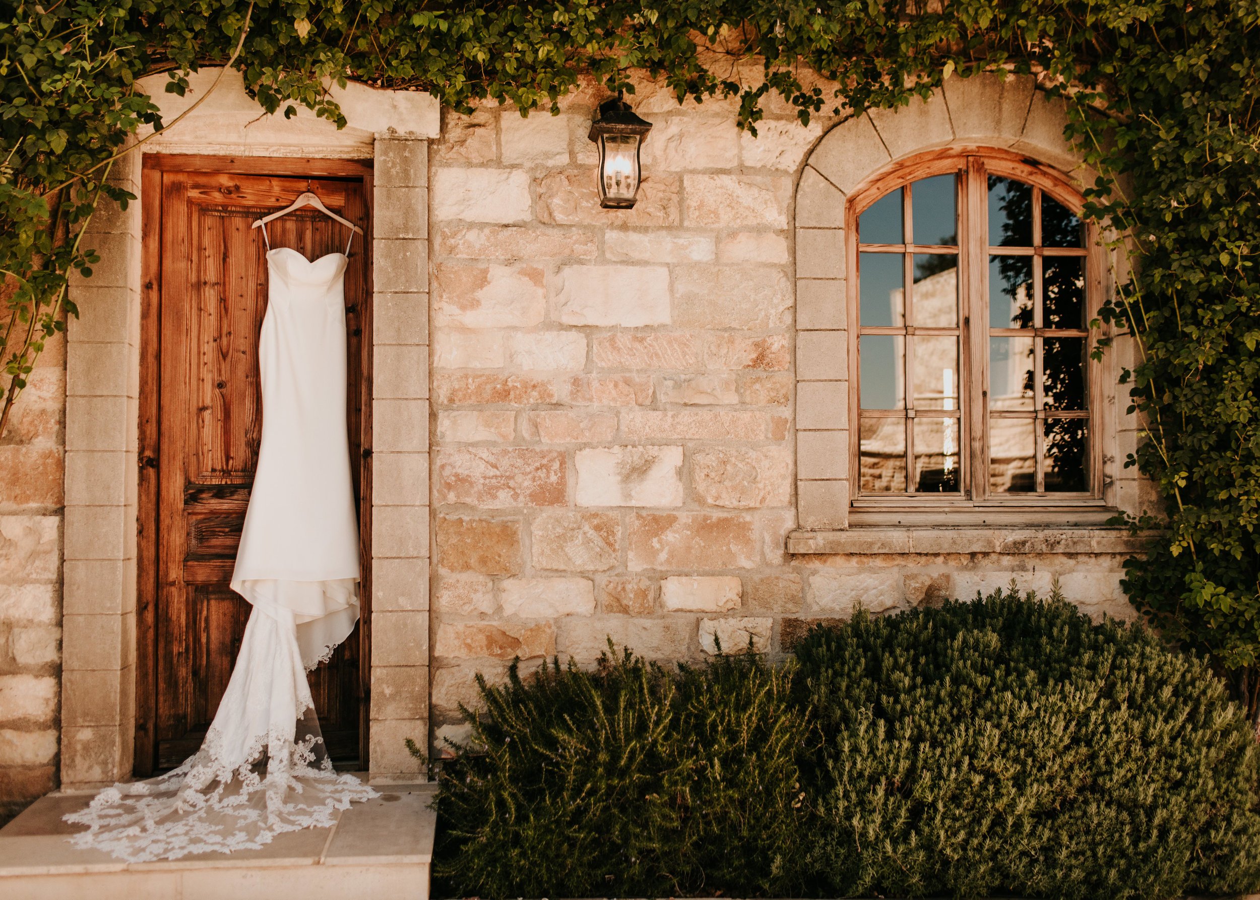 www.santabarbarawedding.com | Alexandria Monette Photography | Sunstone Villa | Soleil Events | Bride’s Wedding Gown 