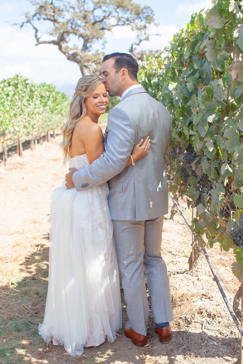 www.santabarbarawedding.com | Fess Parker Wine Country Inn | Epiphany Events | Linda Chaja | Wild Poppy Floral Design | The Couple at the Vineyard 