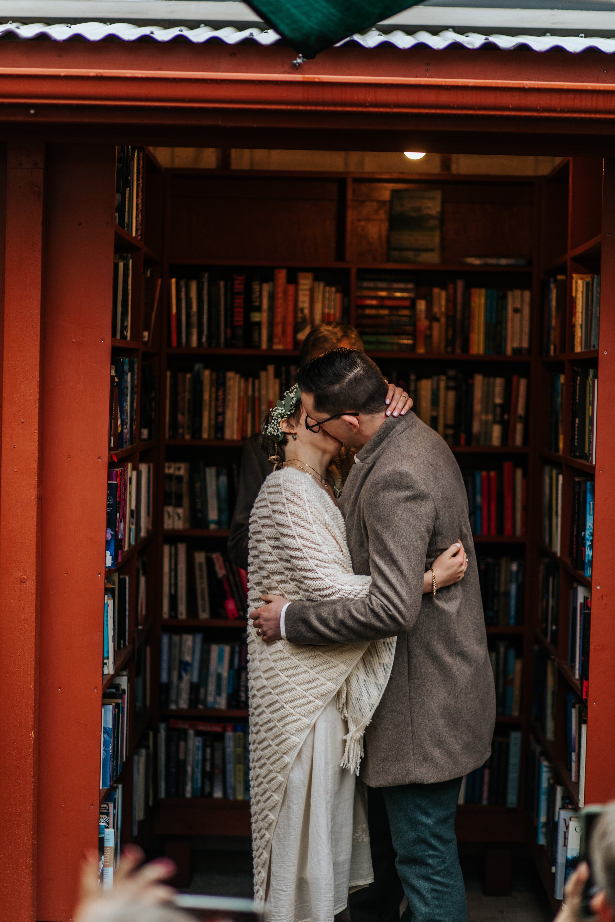 www.santabarbarawedding.com | Bart’s Books | Lorie Chambless Photography | Forage Ojai | Chokethai | Rise Ojai | Bride and Groom First Kiss