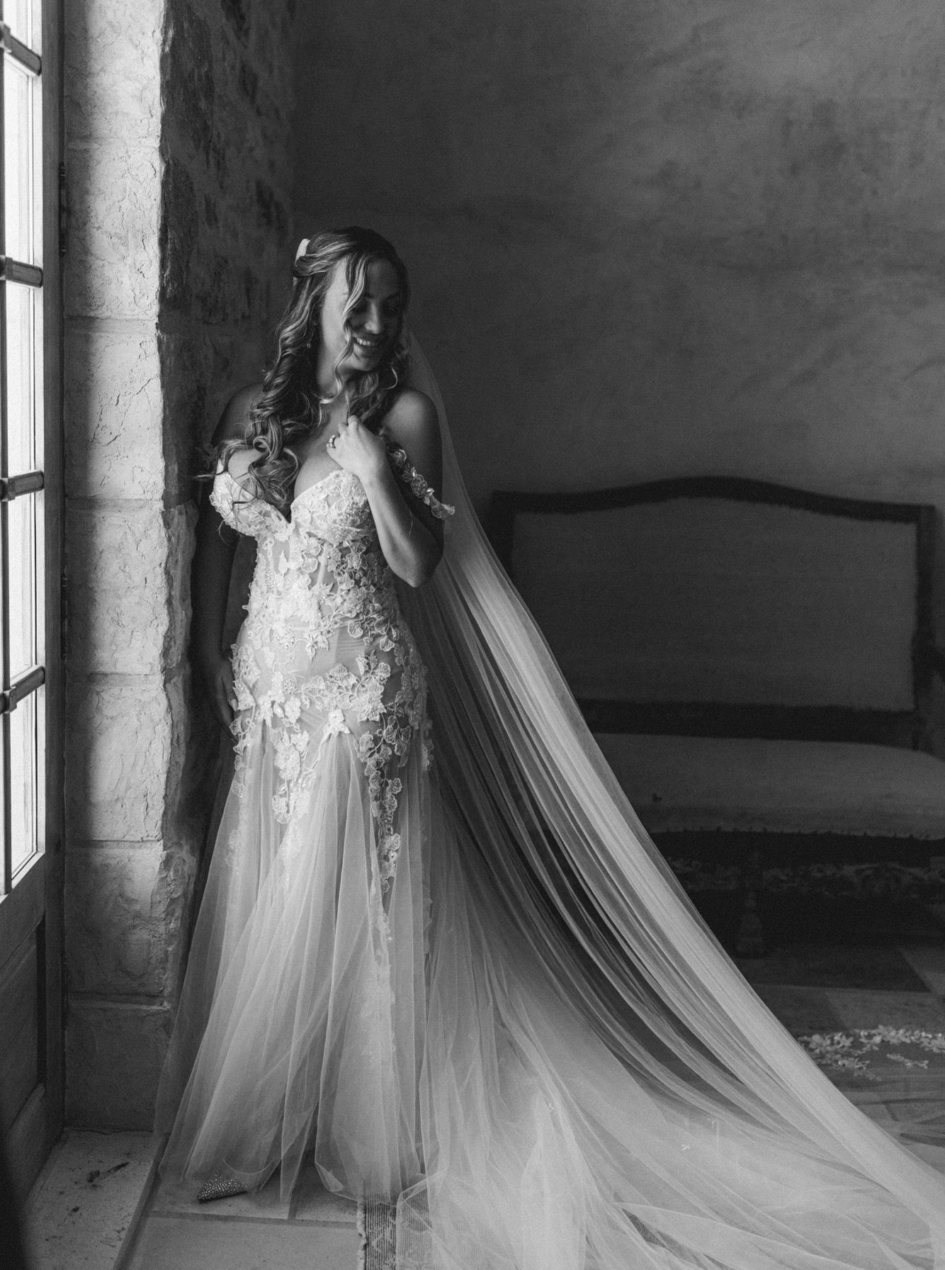 www.santabarbarawedding.com | Paul Von Rieter | Sunstone Villa | Lisa Lafferty | Shawna Yamamoto | Galia Lahav | NV Glam Studio | Alyssa Marie Beauty | Bride In Her Wedding Gown 