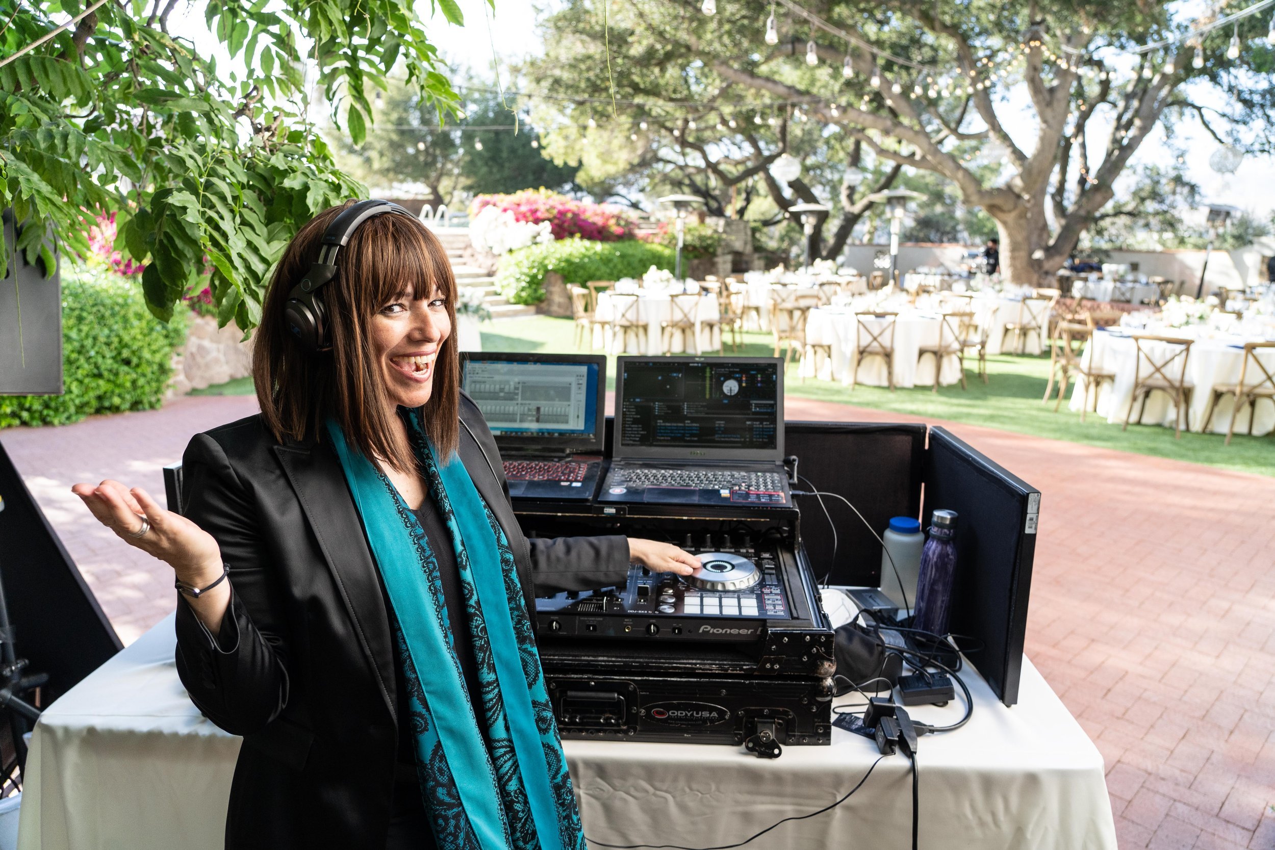 www.santabarbarawedding.com | DJ Vero | The Replicas Music | DJ Vero Playing at a Wedding Reception