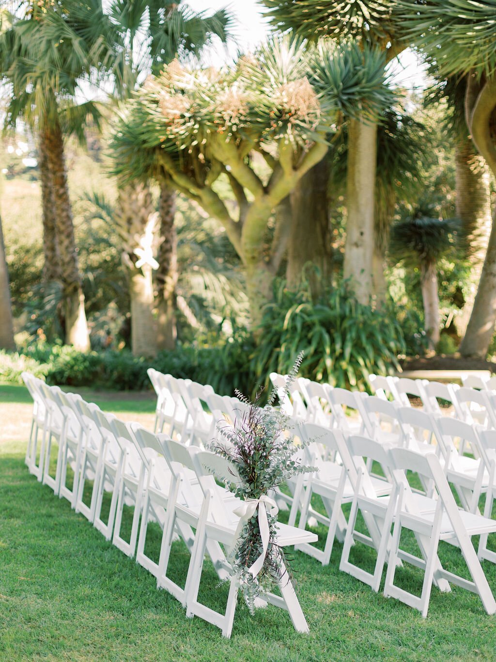 www.santabarbarawedding.com | Danielle Bacon Photography | Santa Barbara Zoo | Events by Rincon | Twisted Twig | The Ceremony Set Up