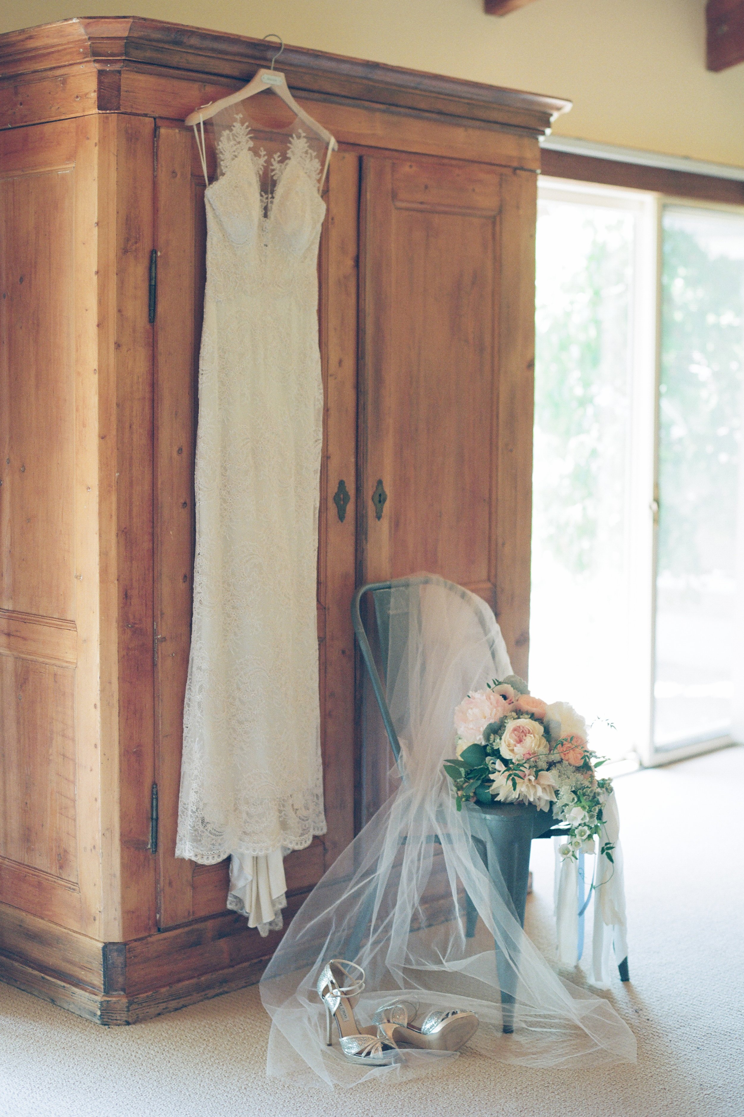 santabarbarawedding.com | Photo: Beaux Arts Photographie | Playful Winery Wedding at Firestone Winery Santa Ynez