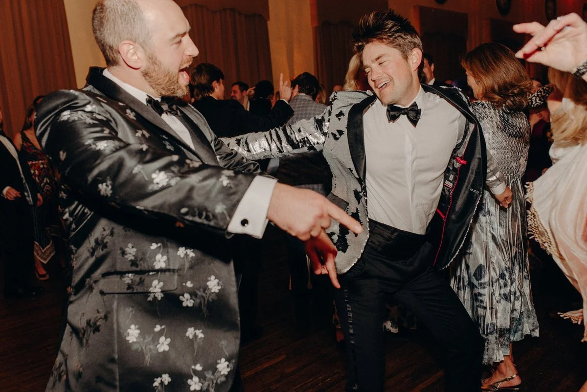 A Reception Dance Party Filled with Diva Music from The Replicas