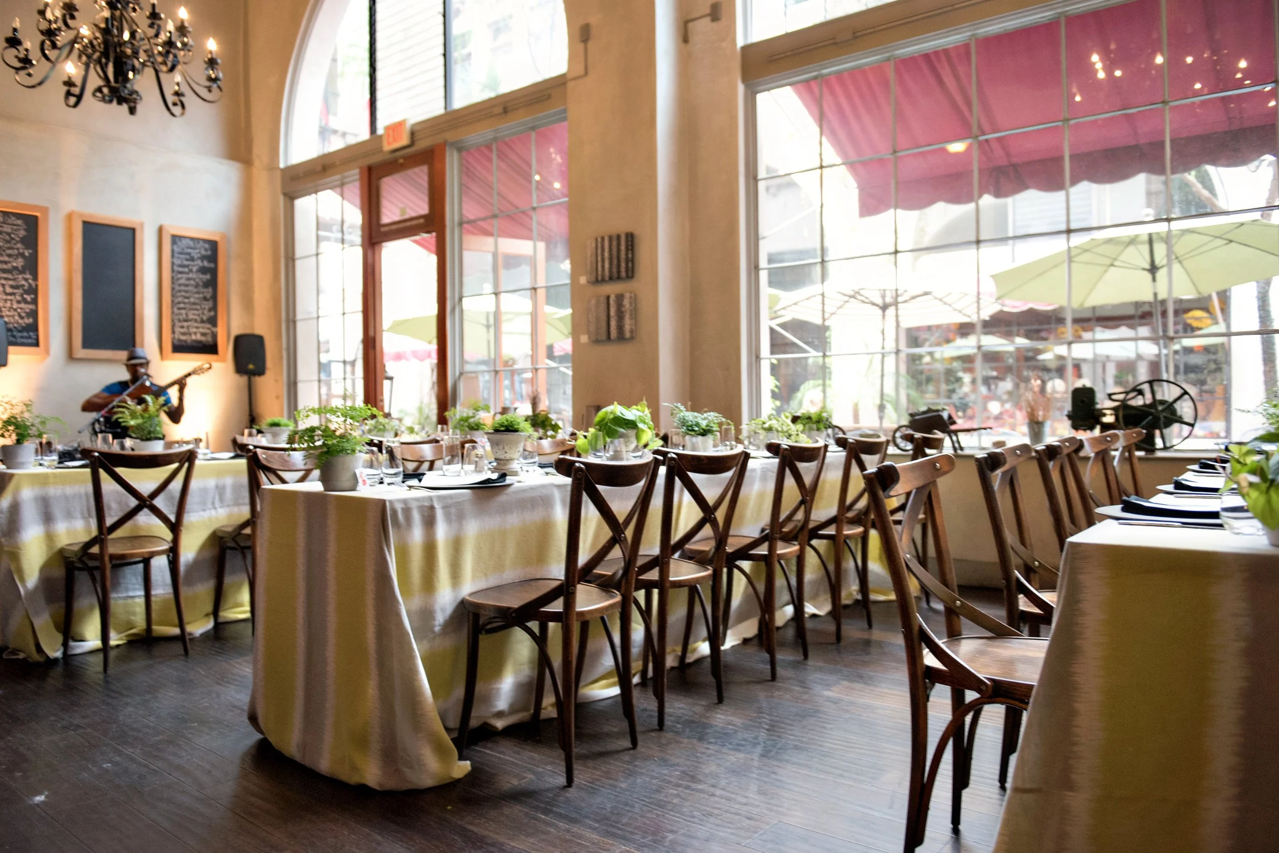 www.SantaBarbaraWeddingStyle | State & Fig Restaurant | Santa Barbara Wedding Location | Rehearsal Dinner | Brunch | Ann Johnson Events | Emma Rose Floral | La Tavola Linen | Laurie Bailey Photography