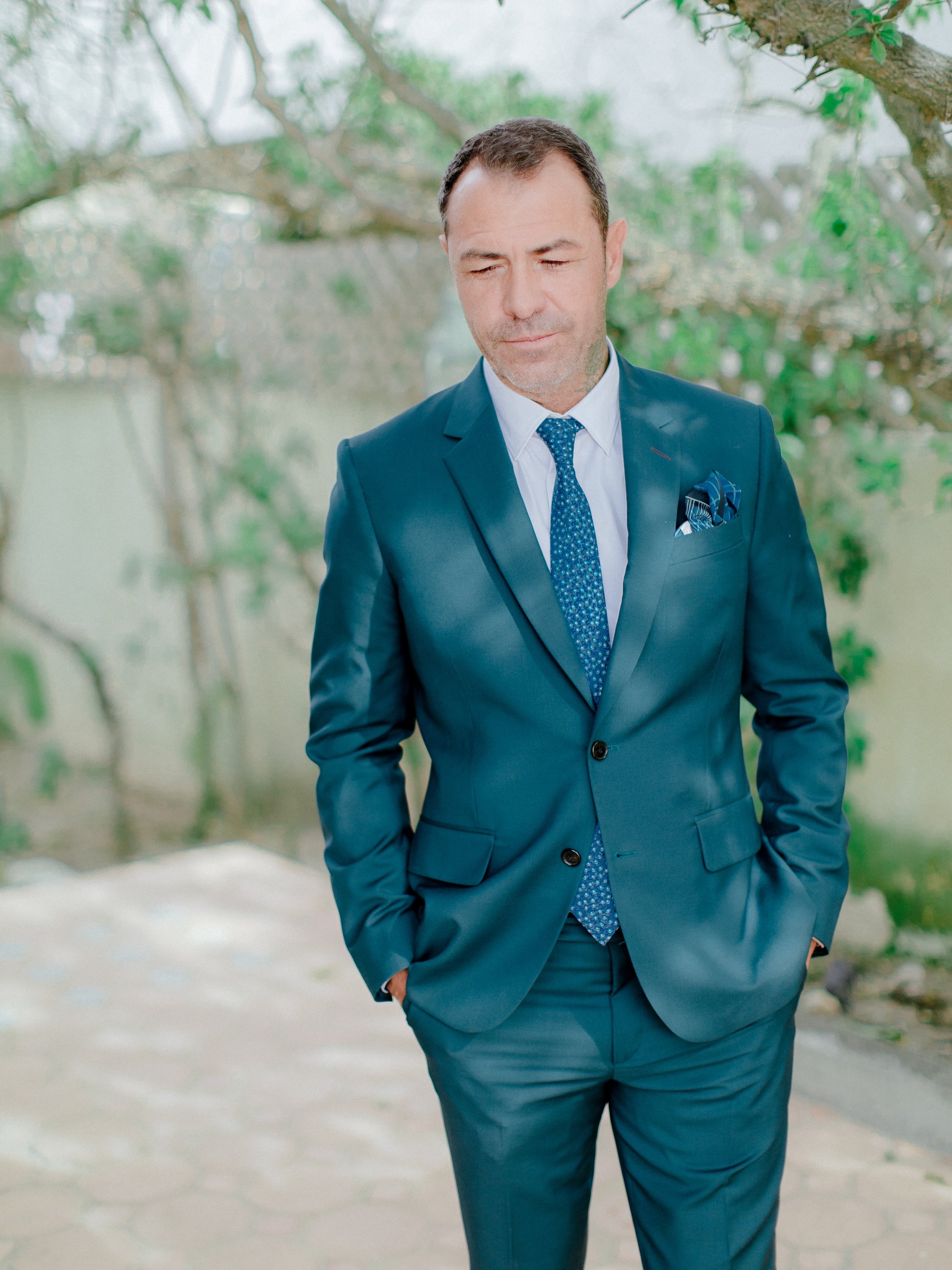 www.santabarbarawedding.com | Chris J. Evans | Paul Smith Suits | Groom Waiting on His Bride for a First Look 
