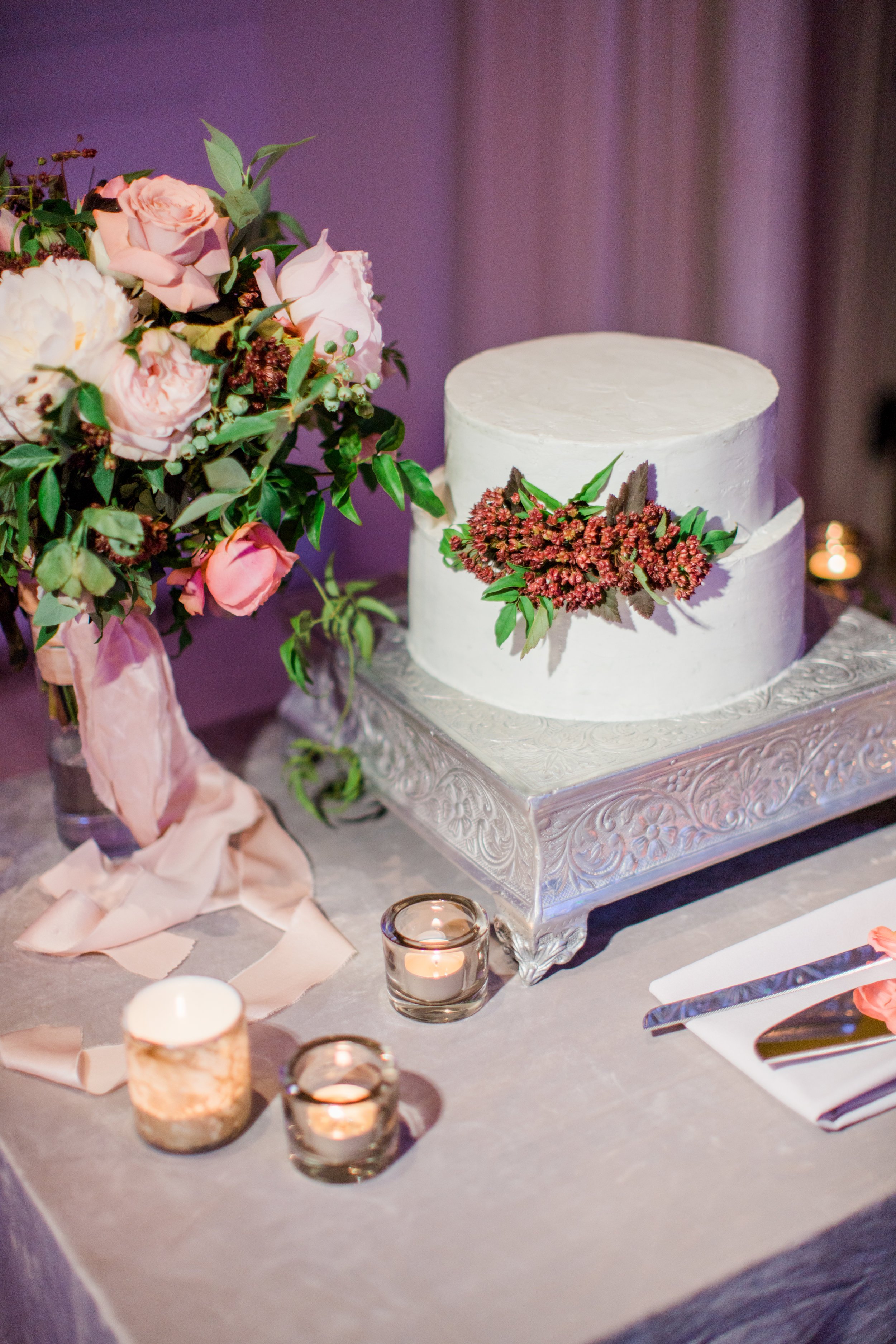 www.santabarbarawedding.com | Belmond El Encanto | Event of the Season | Taryn Grey Photo | Wedding Cake